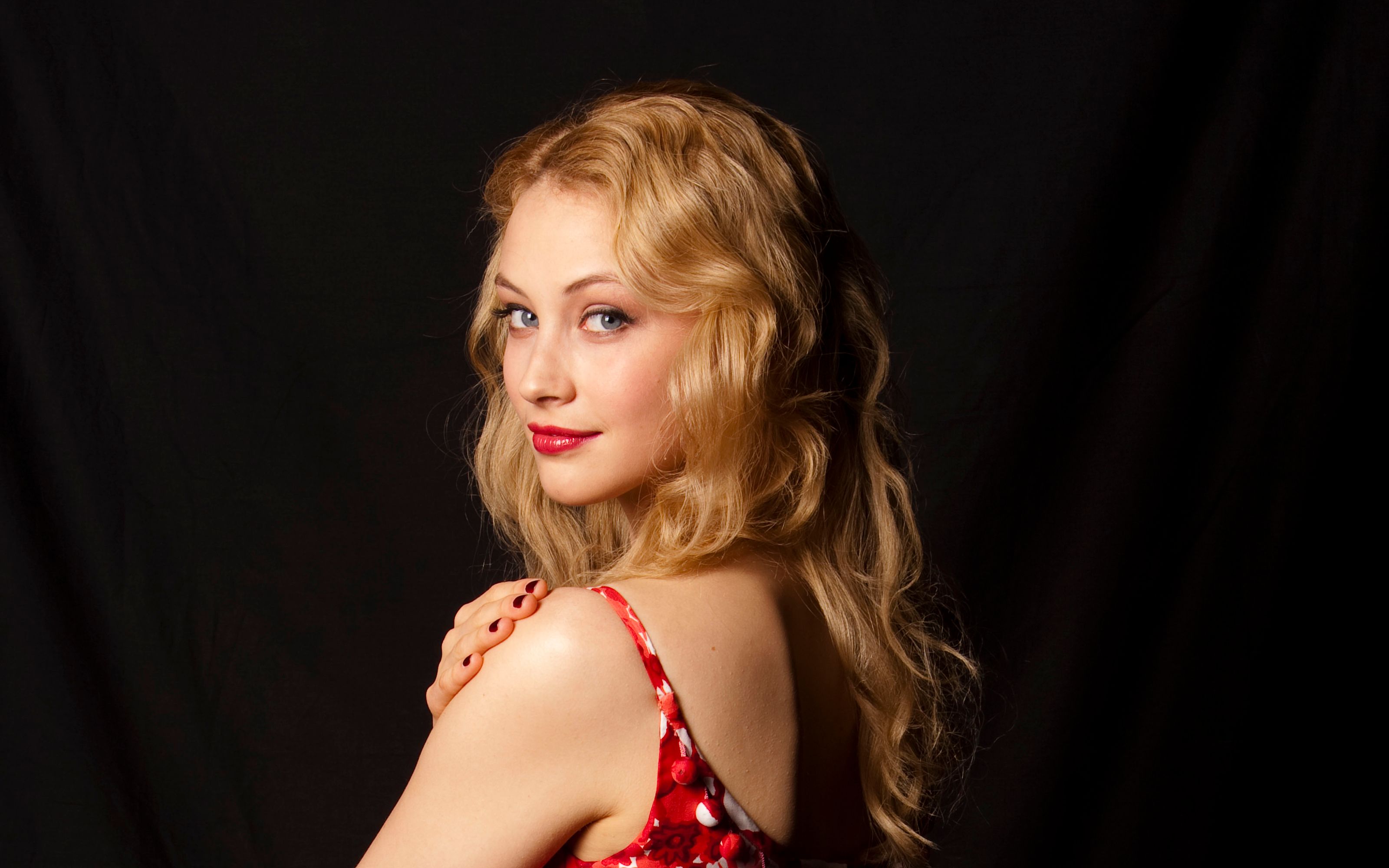 Sarah Gadon 2020 Wallpapers