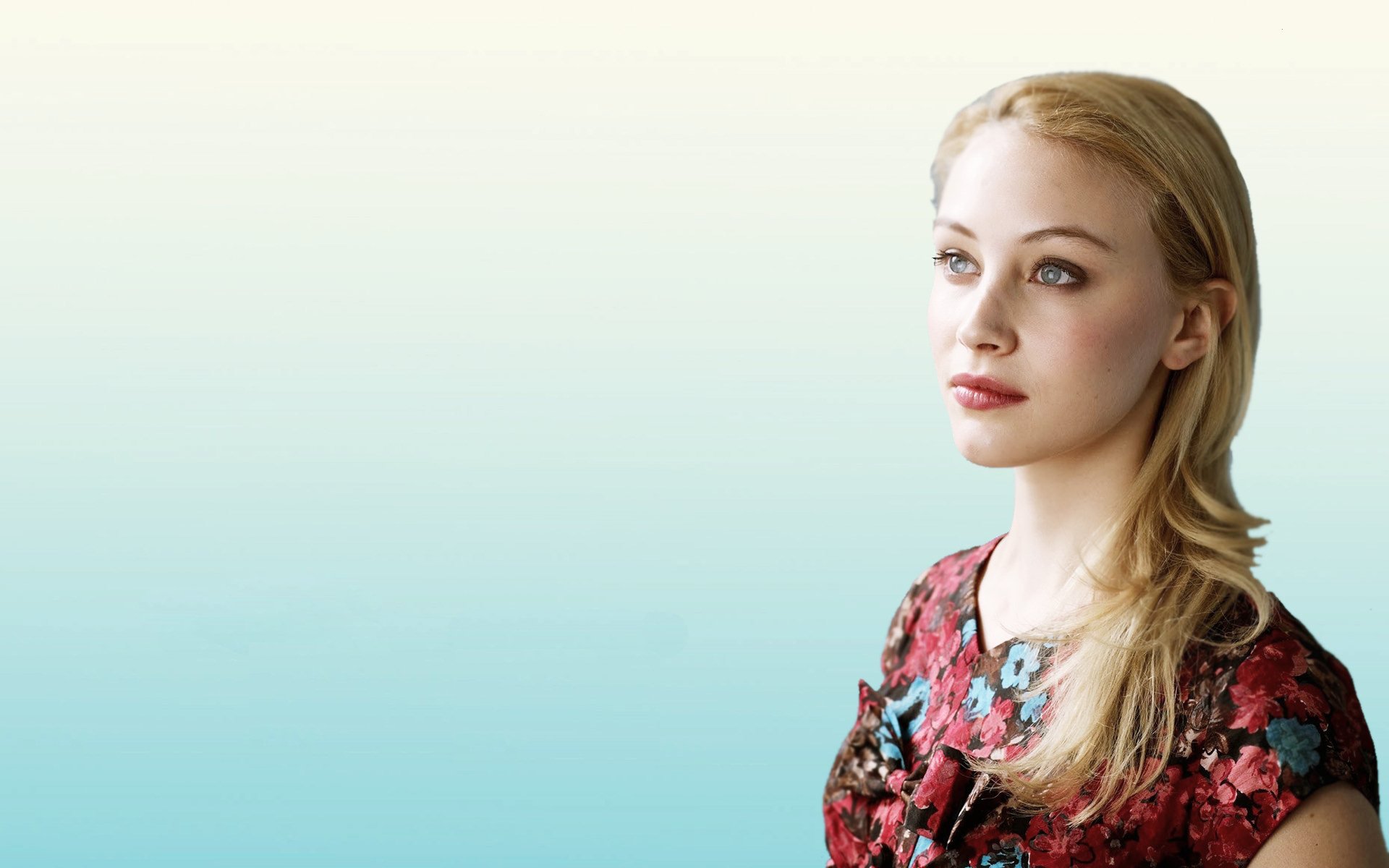 Sarah Gadon Wallpapers