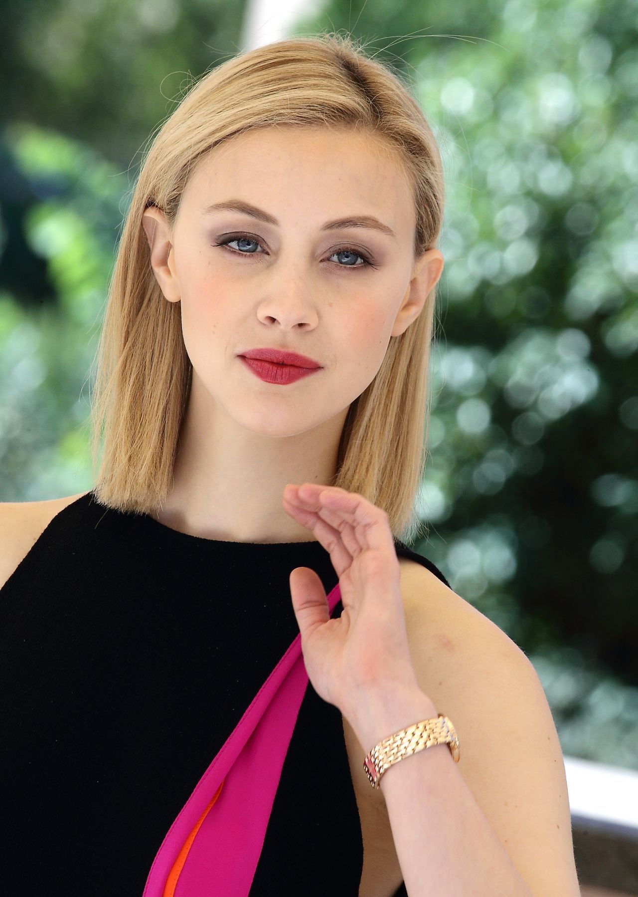 Sarah Gadon Wallpapers