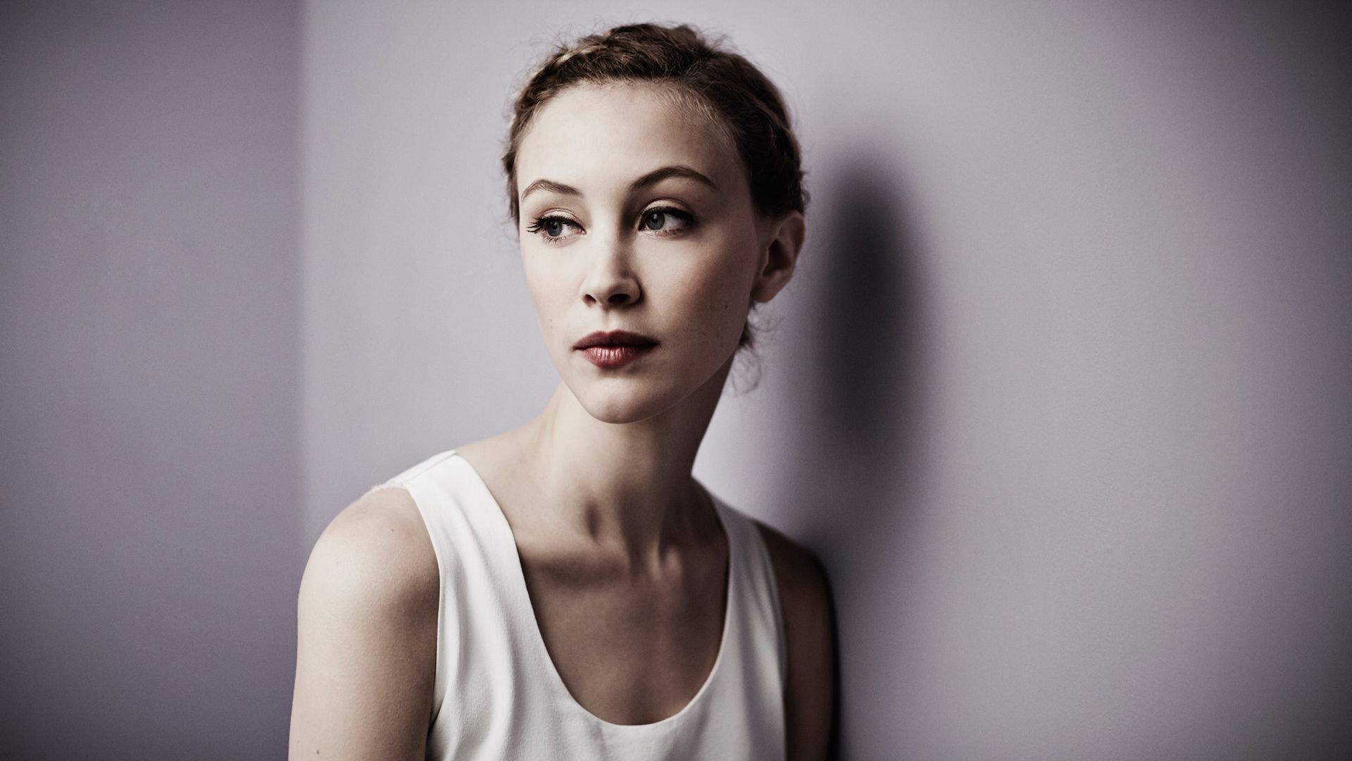 Sarah Gadon Wallpapers