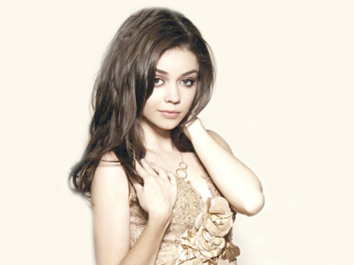 Sarah Hyland Self Magazine 2018 Wallpapers