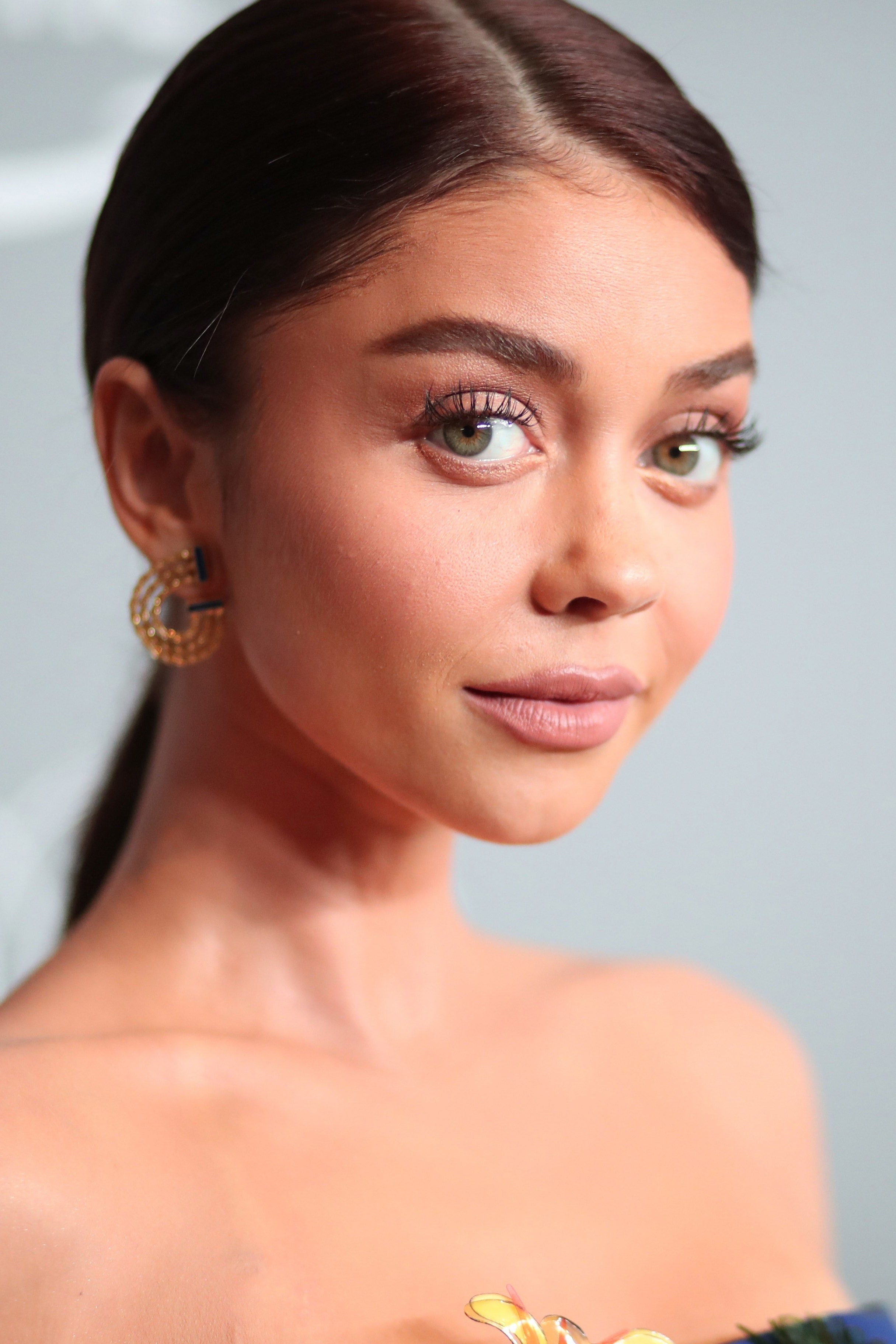 Sarah Hyland Self Magazine Wallpapers