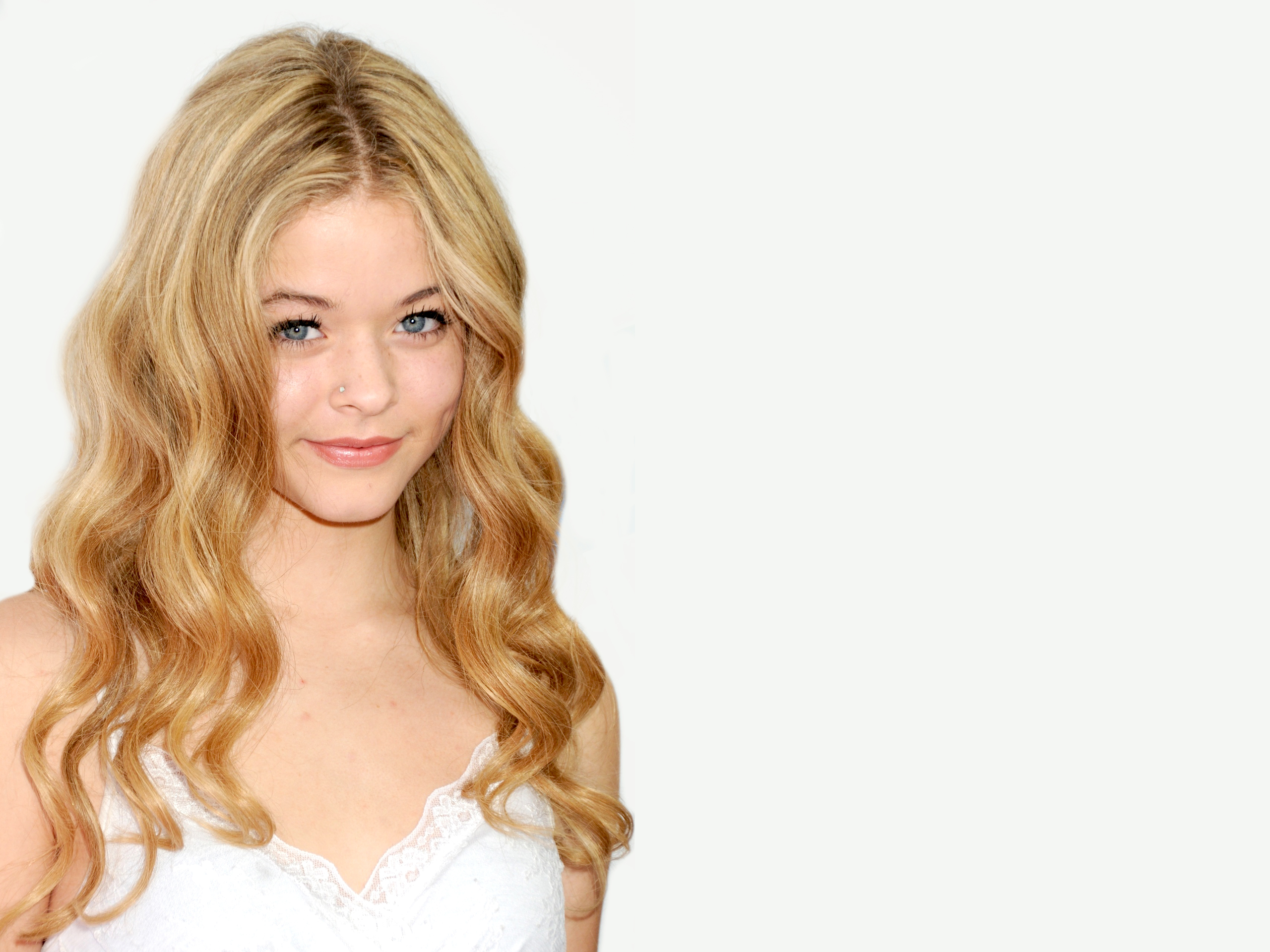 Sasha Pieterse Wallpapers