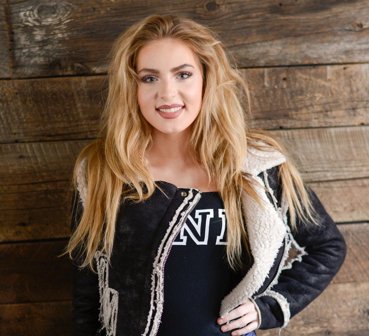 Saxon Sharbino Wallpapers