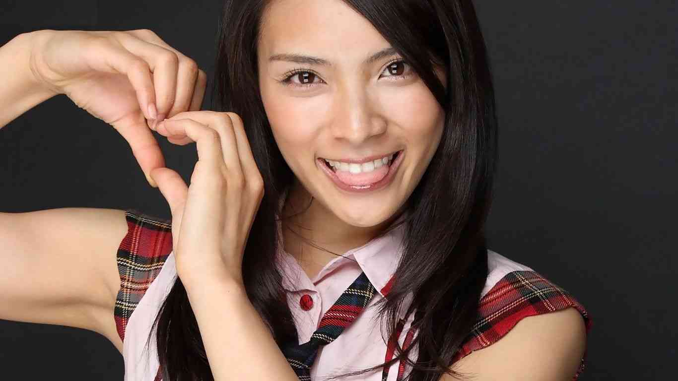 Sayaka Akimoto Wallpapers