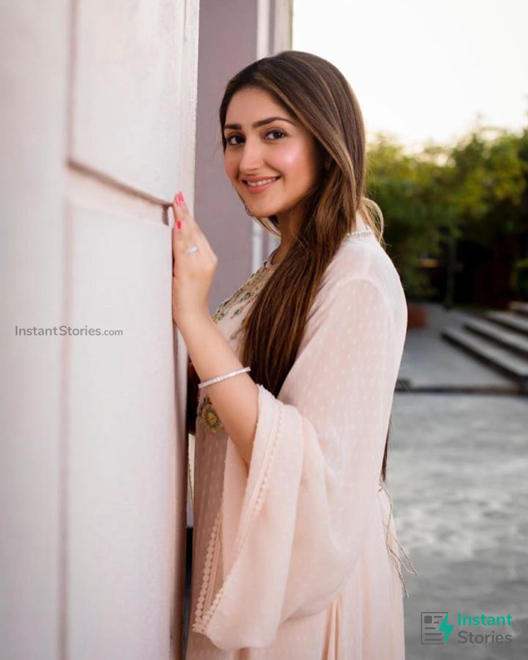 Sayesha Saigal Wallpapers