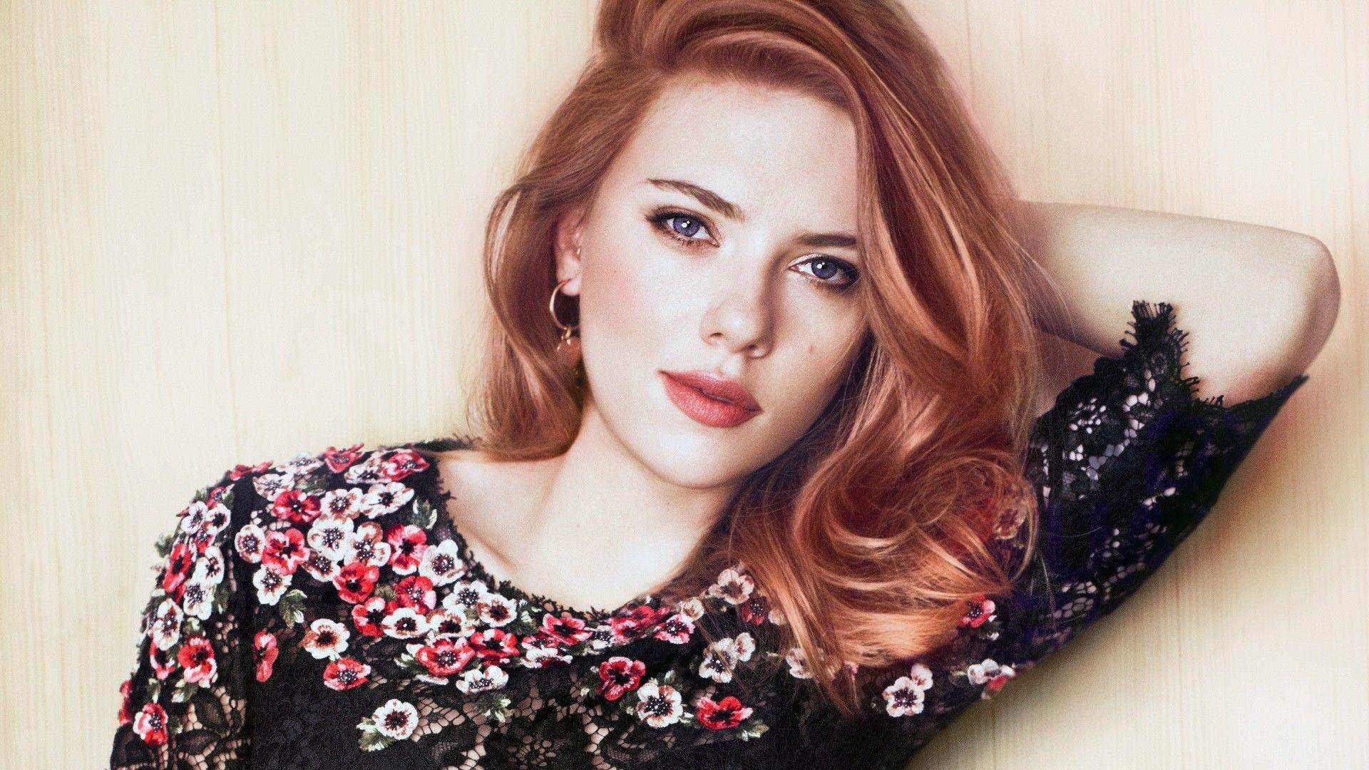 Scarlett Johansson In Red Wallpapers