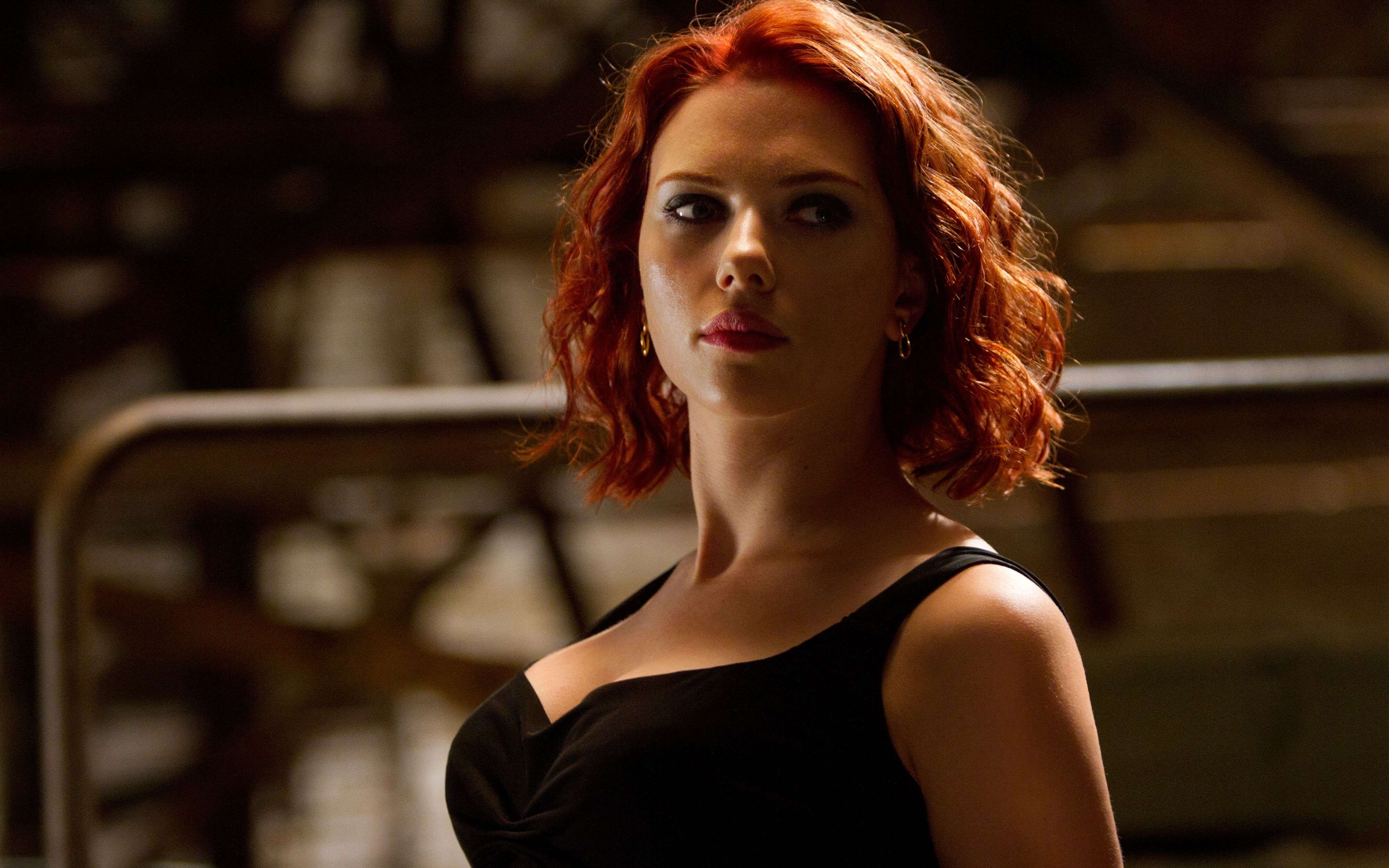 Scarlett Johansson In Red Wallpapers