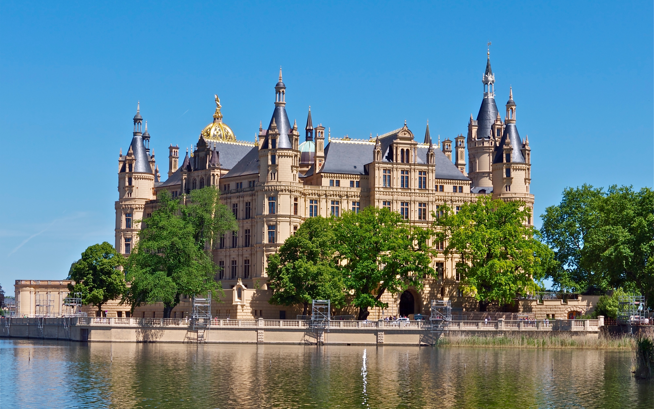 Schwerin Palace Wallpapers