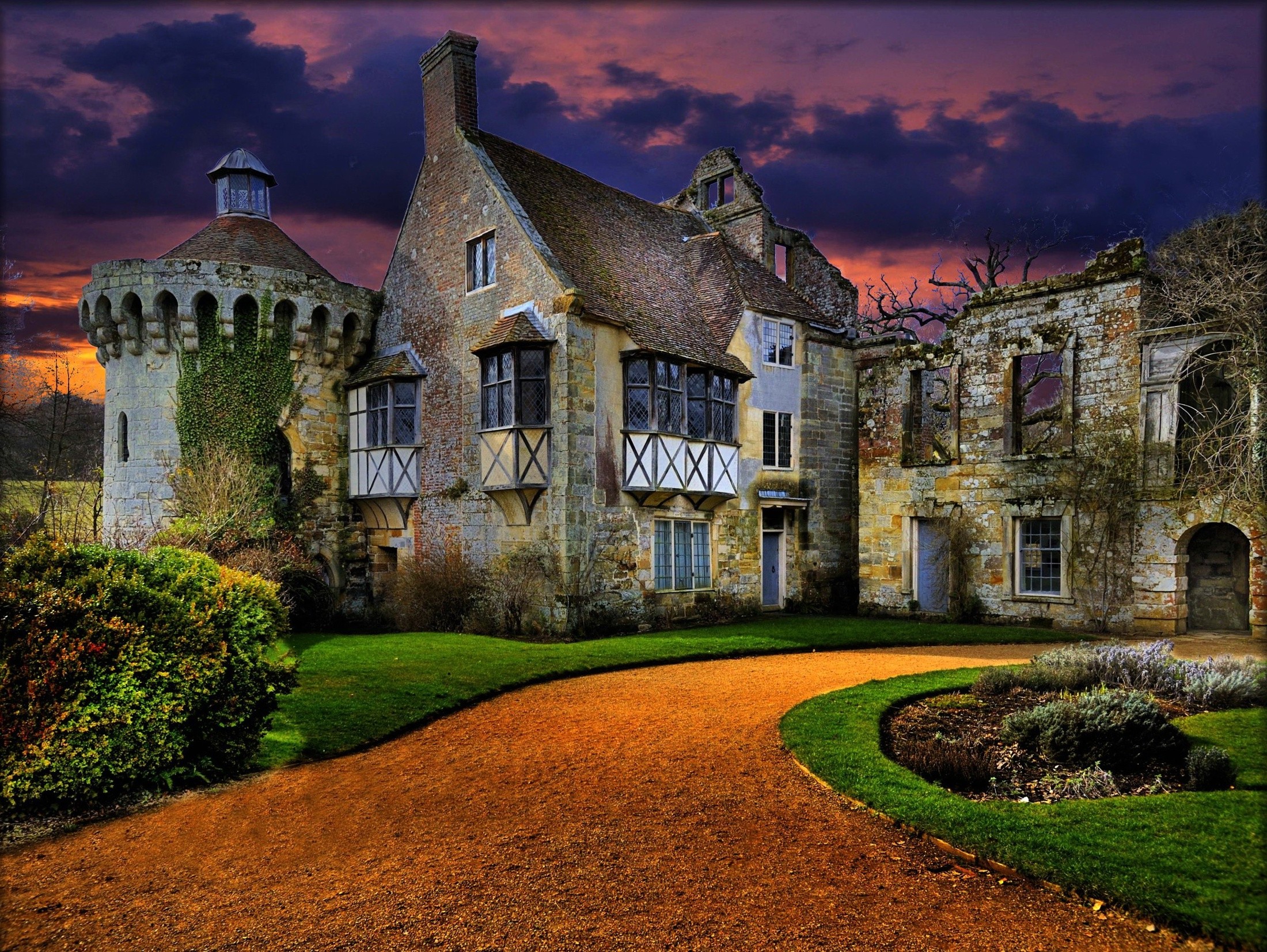 Scotney Castle Wallpapers