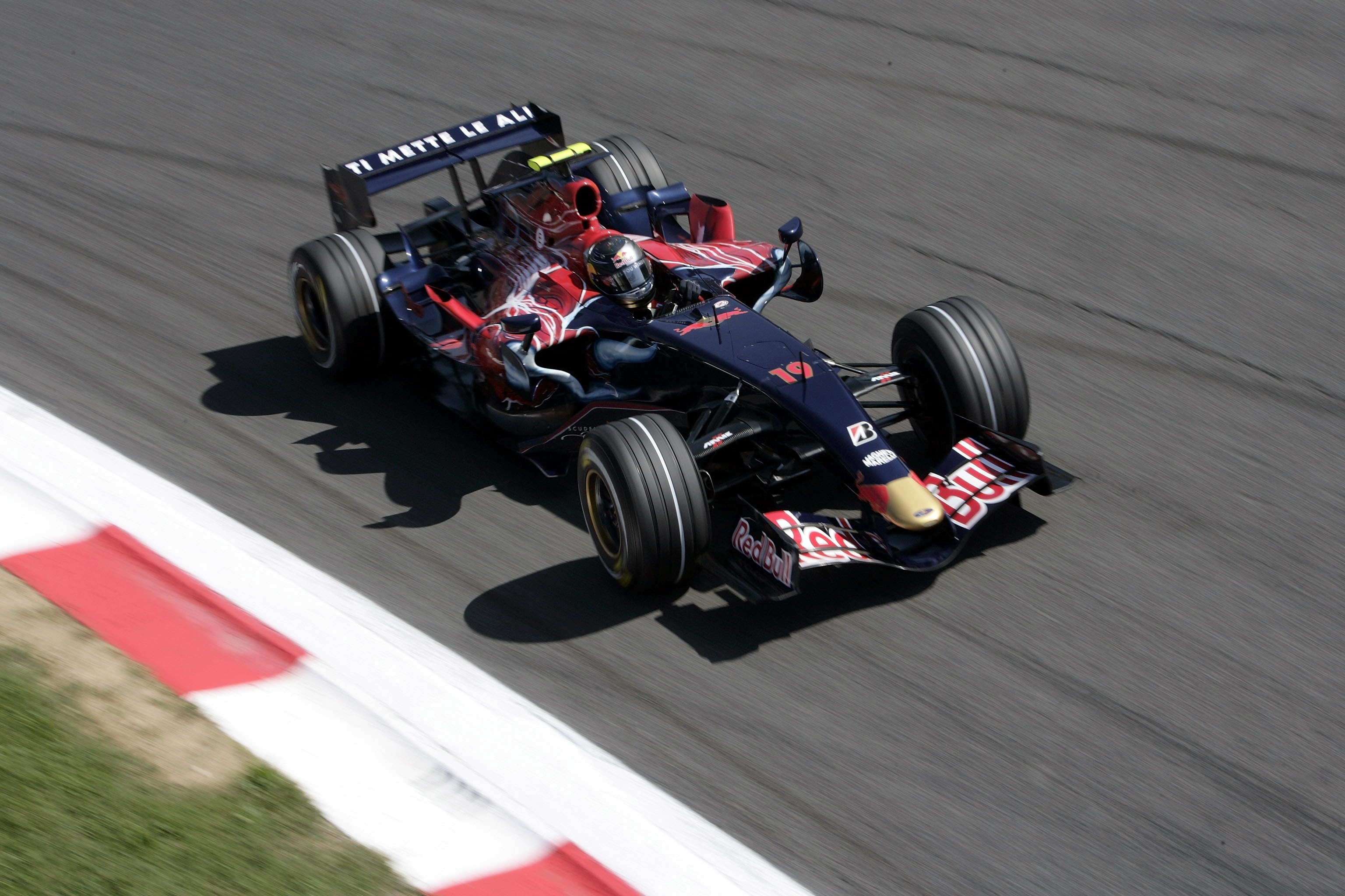 Scuderia Torro Rosso Str2 Wallpapers