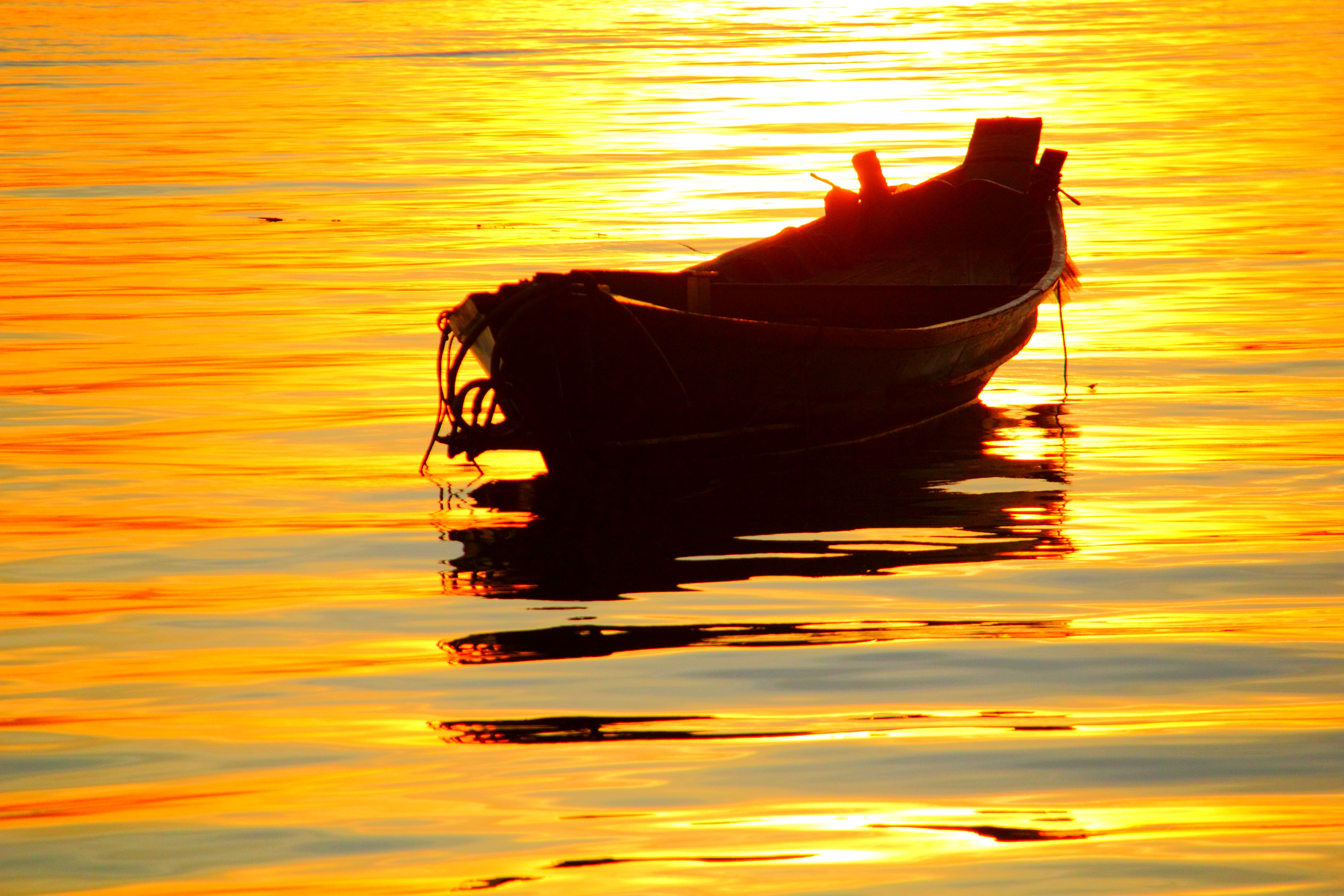 Sea Colorful Boat And Sunlight Wallpapers