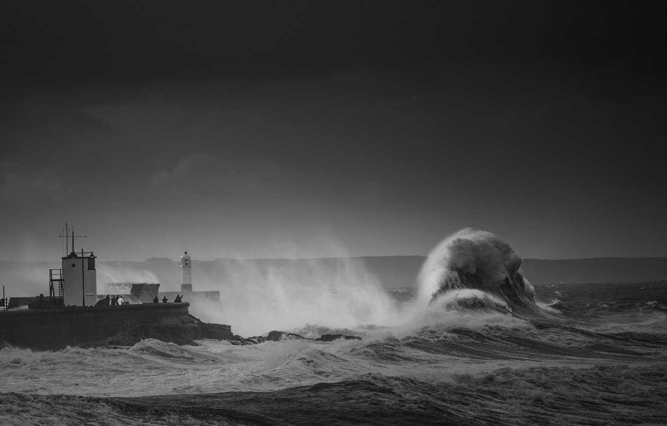 Sea With Big Waves Monochrome Wallpapers