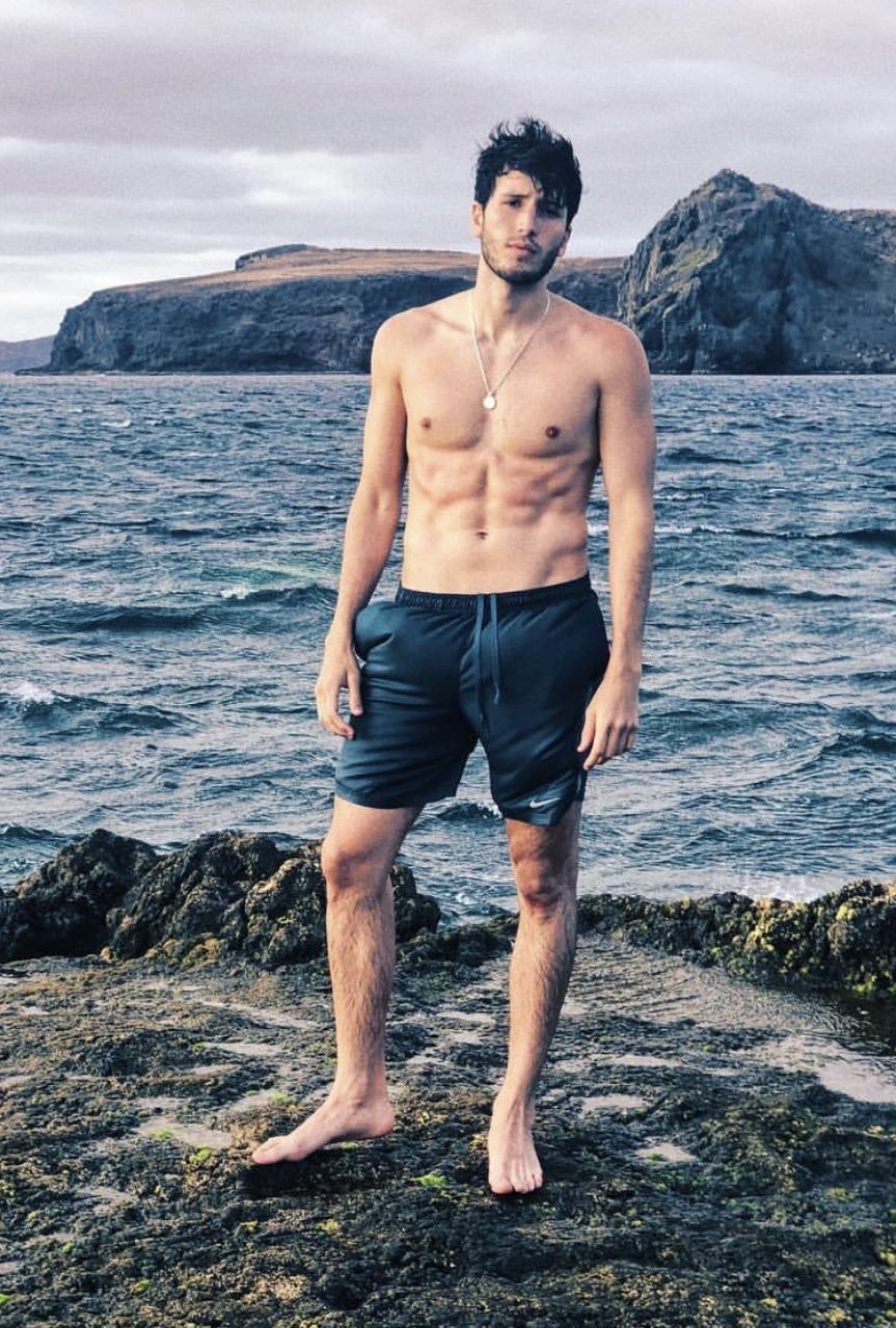 Sebastian Yatra Shirtless Wallpapers