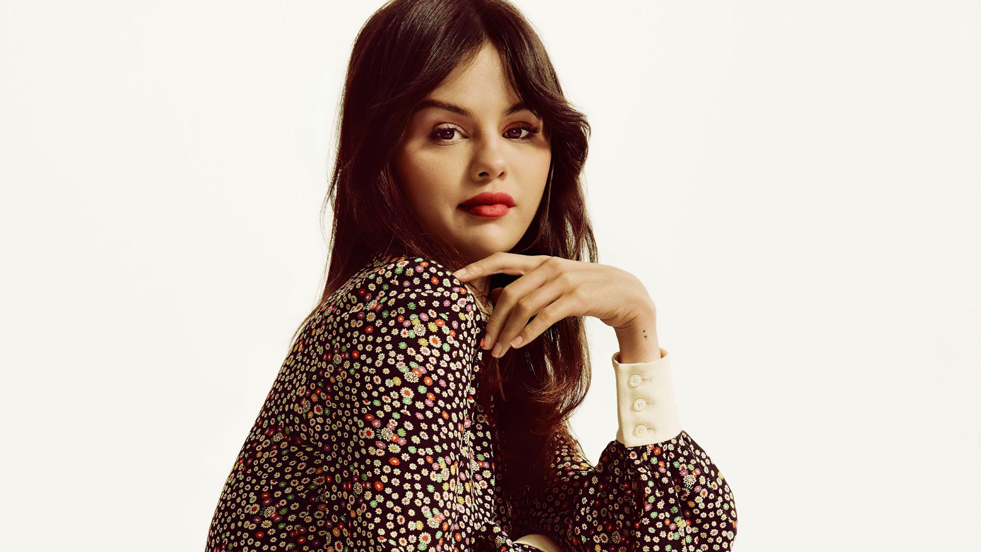 Selena Gomez Beautiful Face 2021 Wallpapers