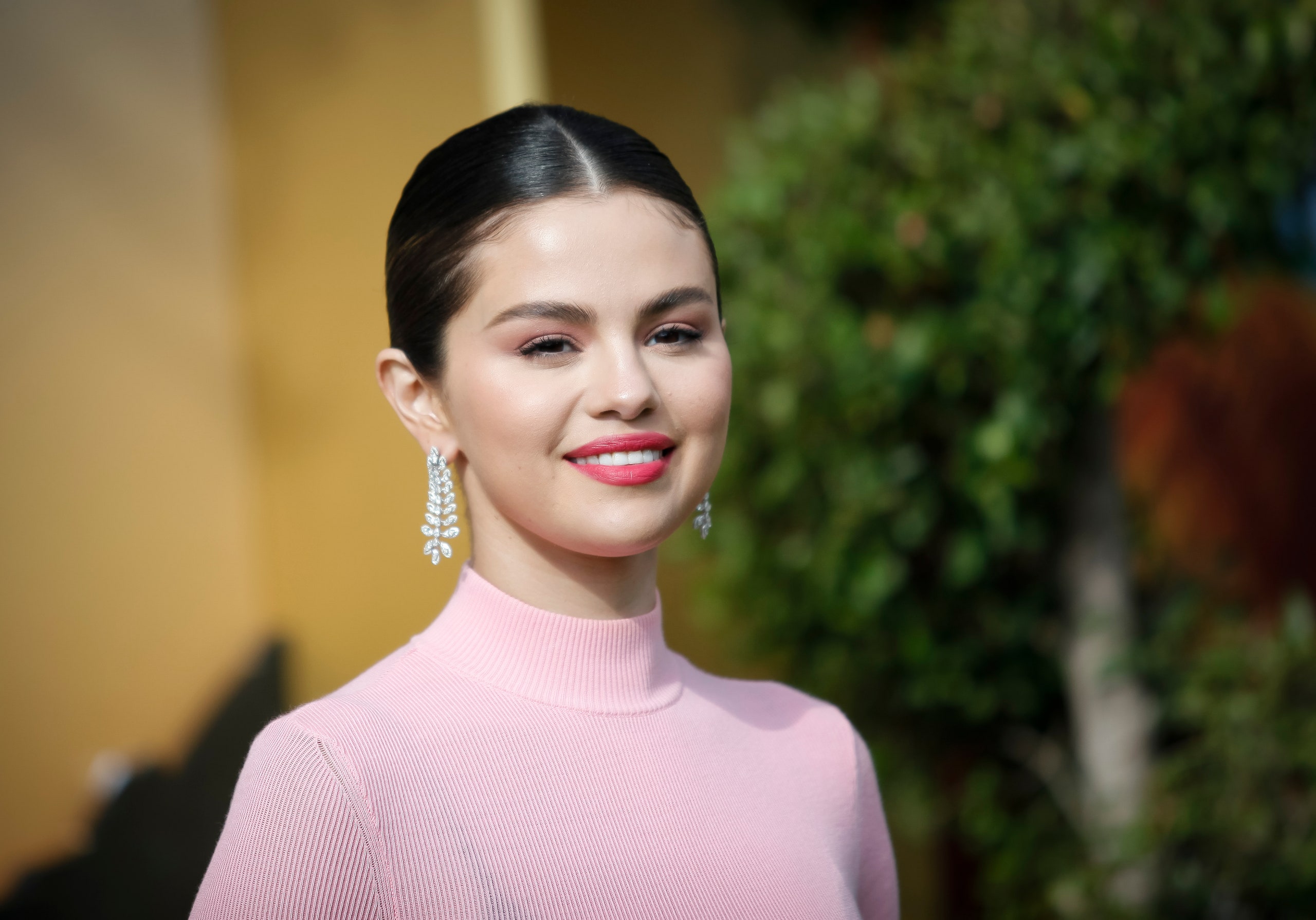 Selena Gomez Beautiful Face 2021 Wallpapers