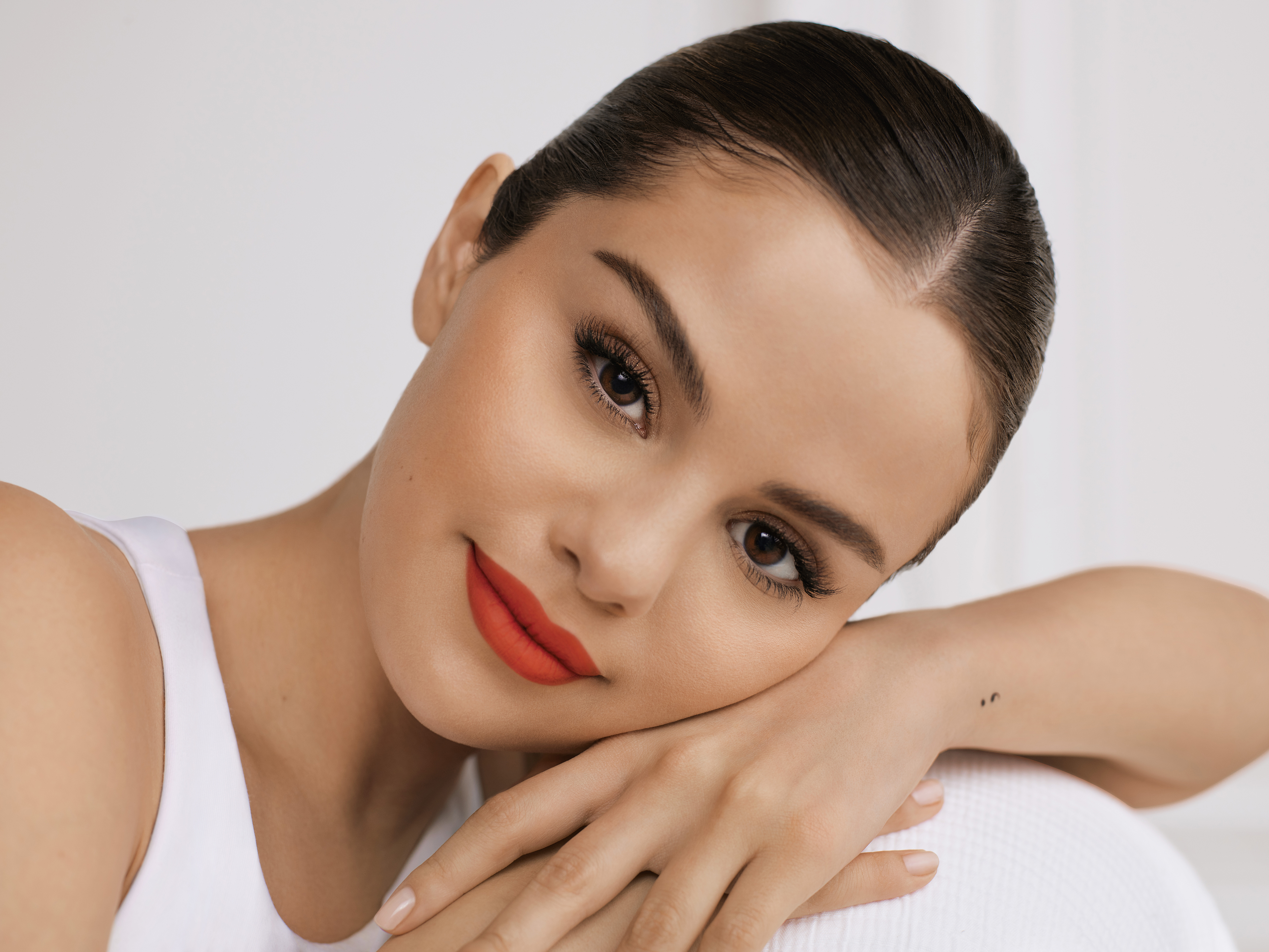 Selena Gomez Beautiful Face 2021 Wallpapers