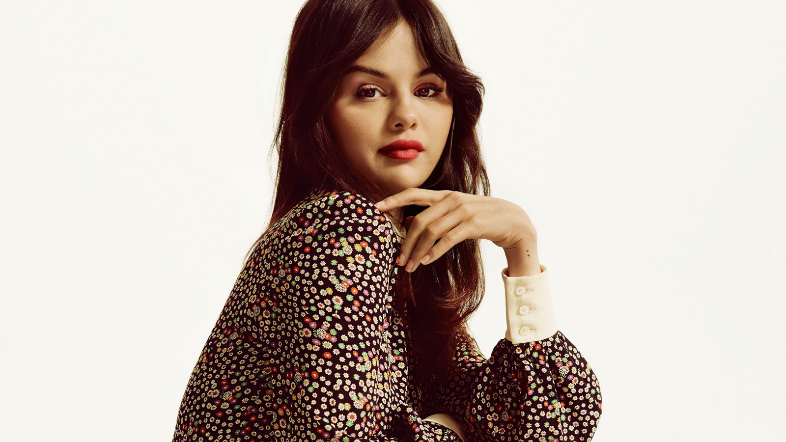 Selena Gomez Beautiful Face 2021 Wallpapers