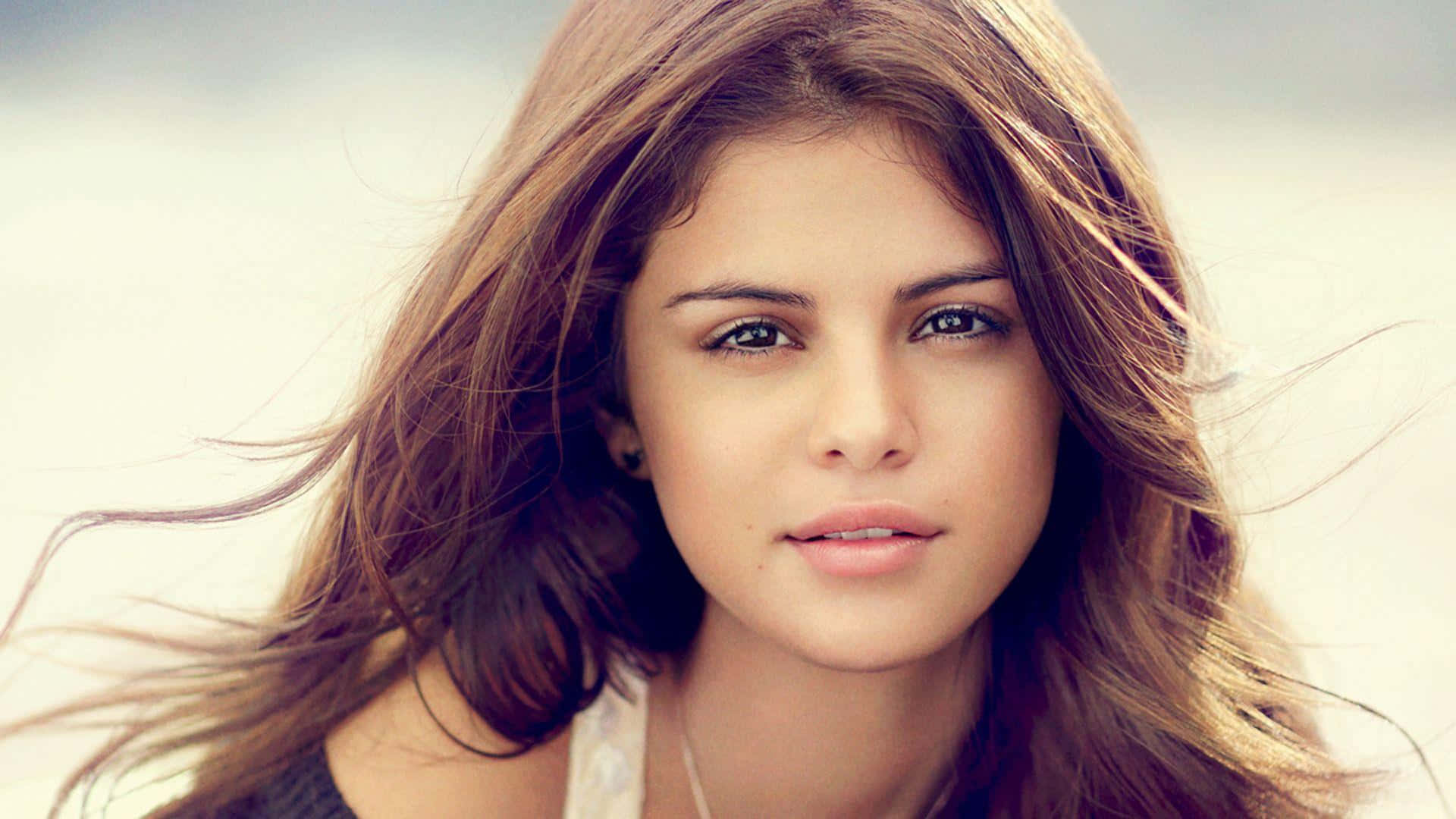 Selena Gomez Beautiful Face Wallpapers