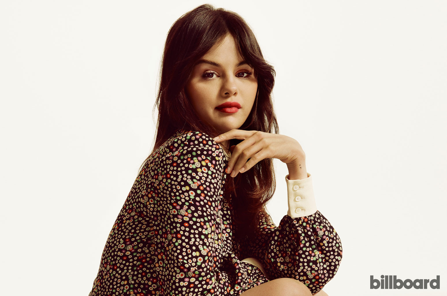 Selena Gomez Beautiful Face Wallpapers