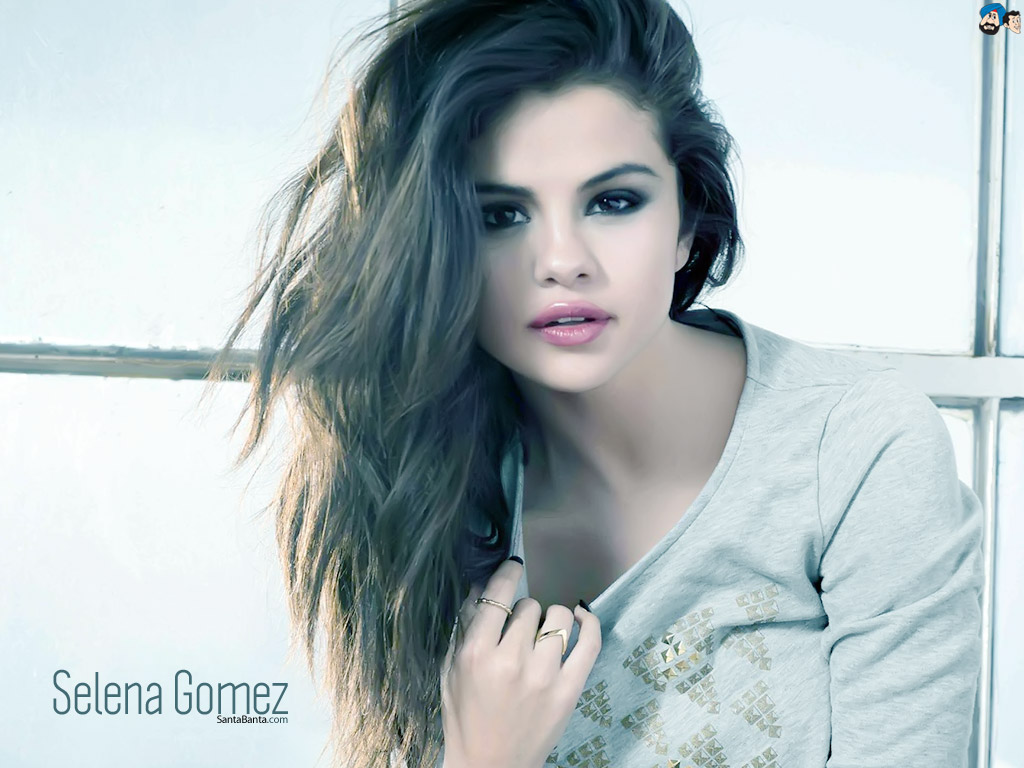 Selena Gomez Beautiful Wallpapers