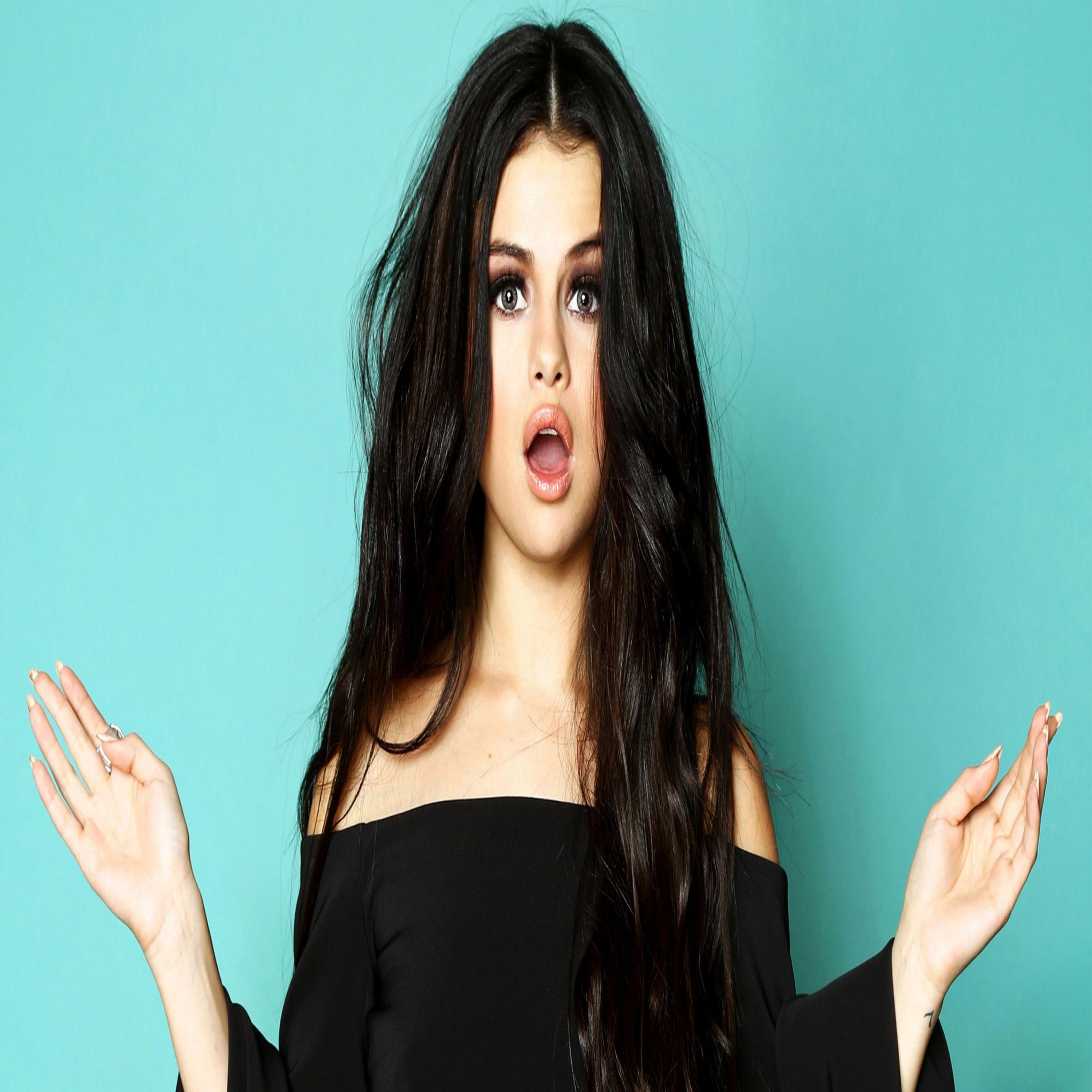 Selena Gomez Black Outfit Wallpapers