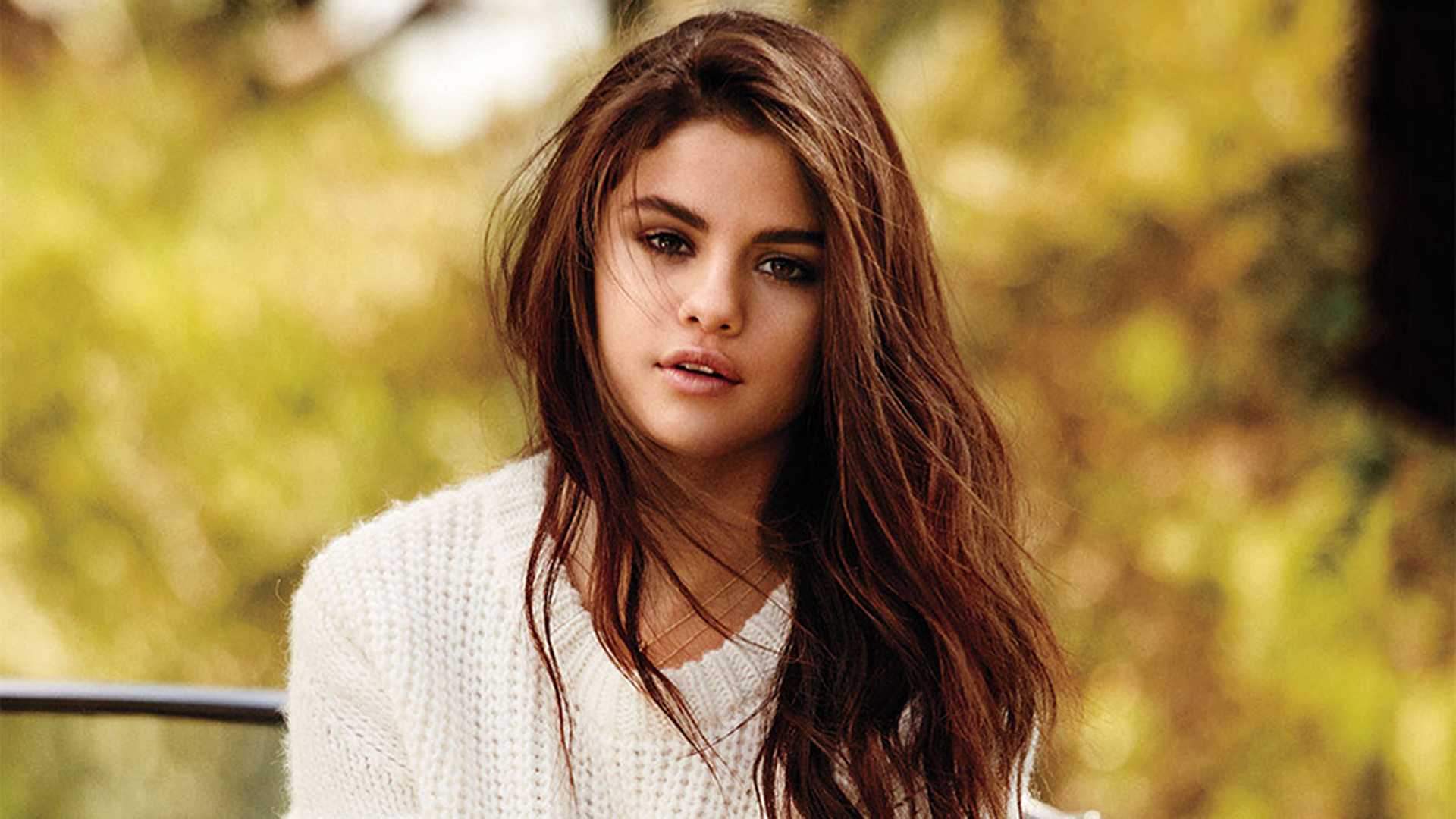 Selena Gomez Coolest Wallpapers