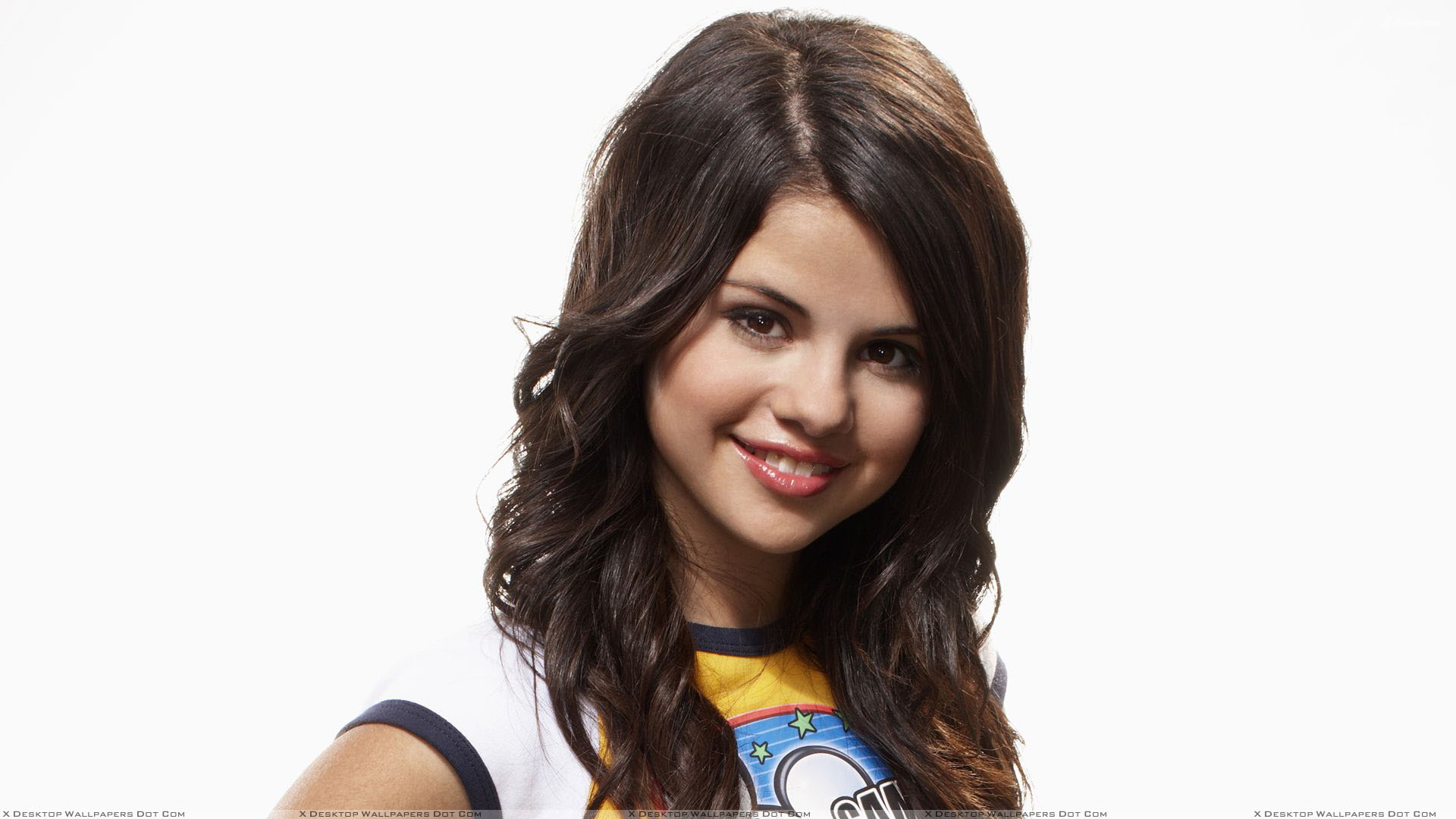 Selena Gomez Cute Wallpapers