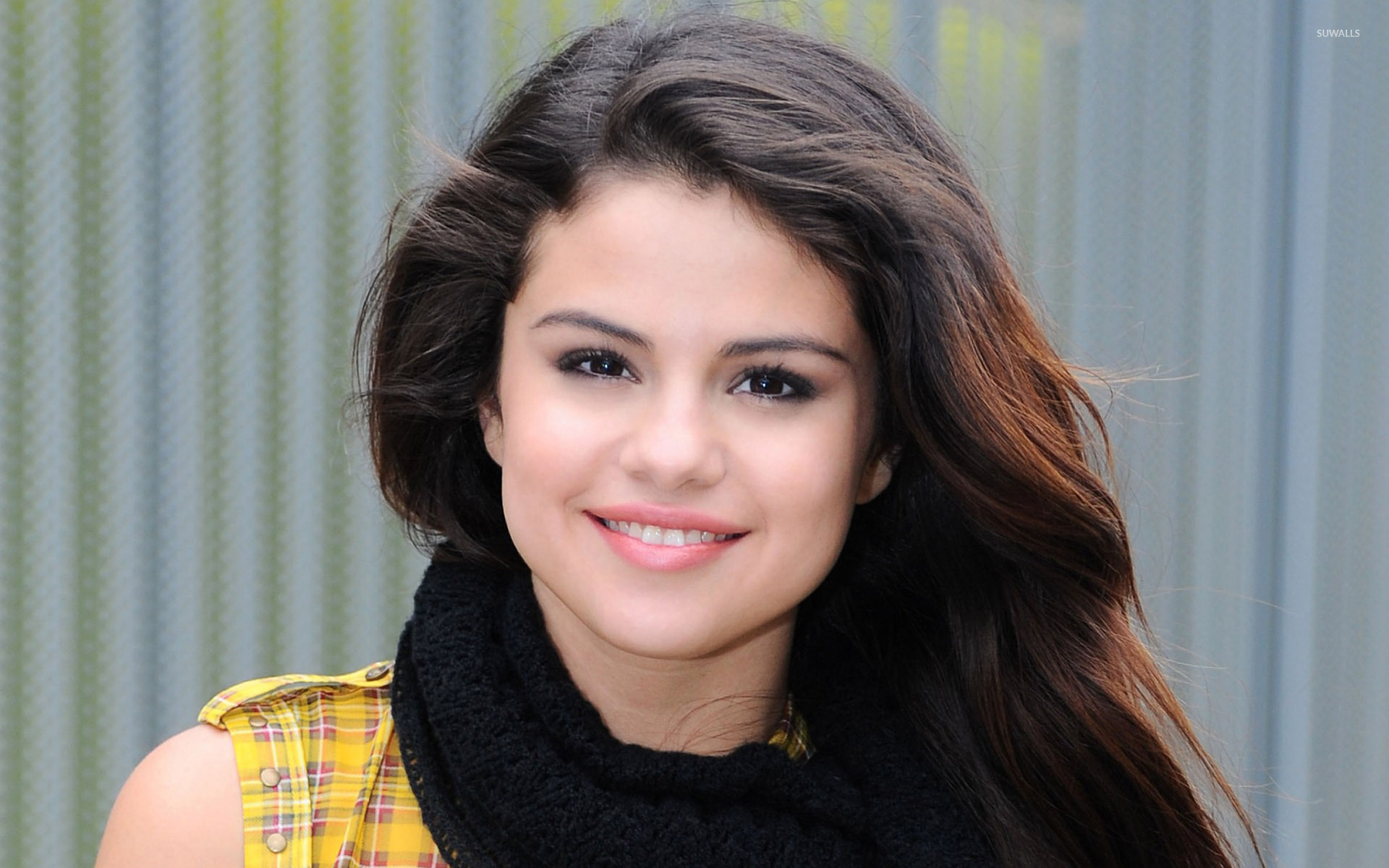 Selena Gomez Cute Wallpapers