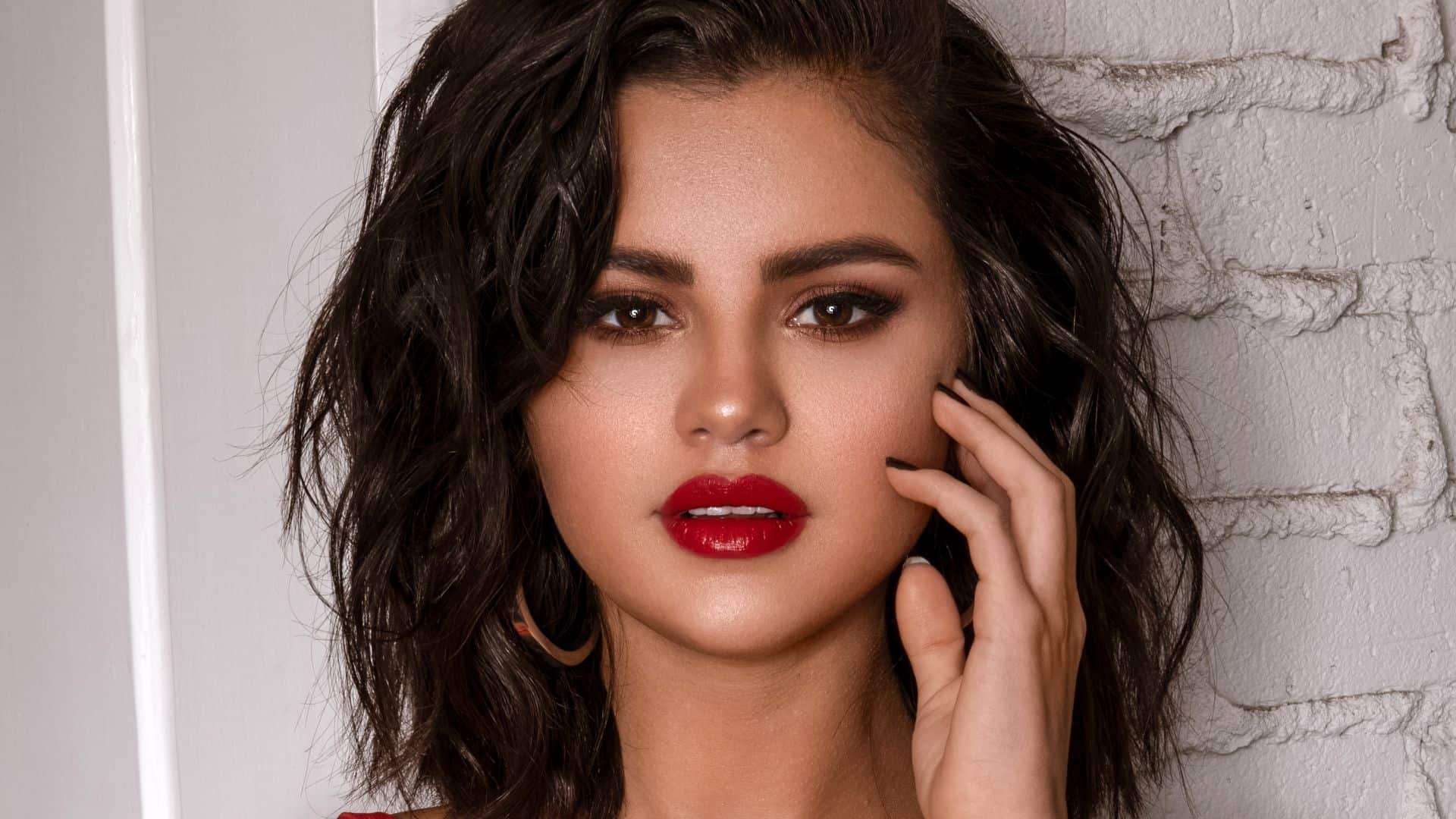 Selena Gomez HD Wallpapers