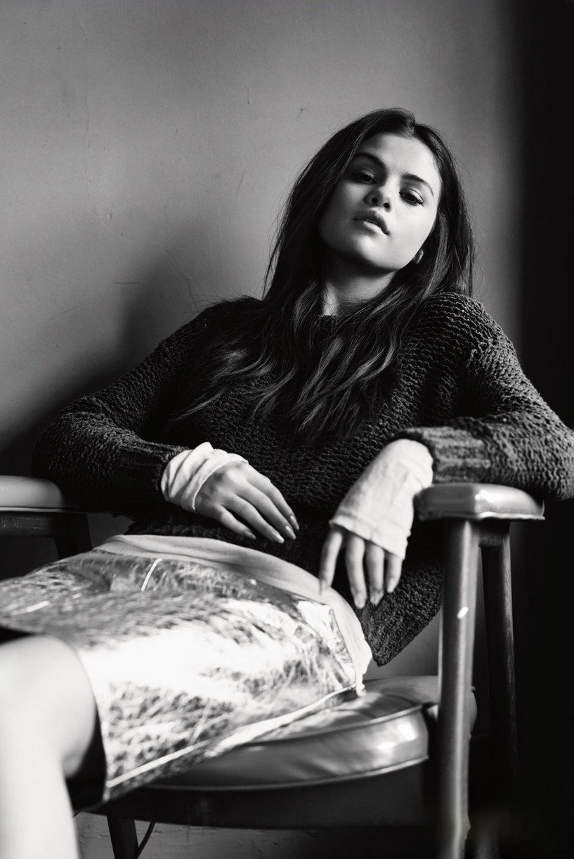 Selena Gomez InStyle Magzine Wallpapers