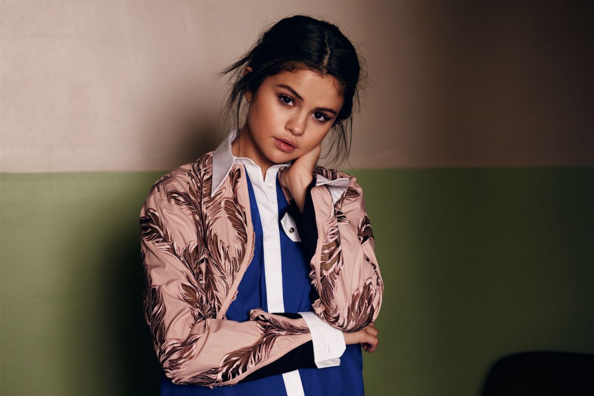 Selena Gomez InStyle Magzine Wallpapers