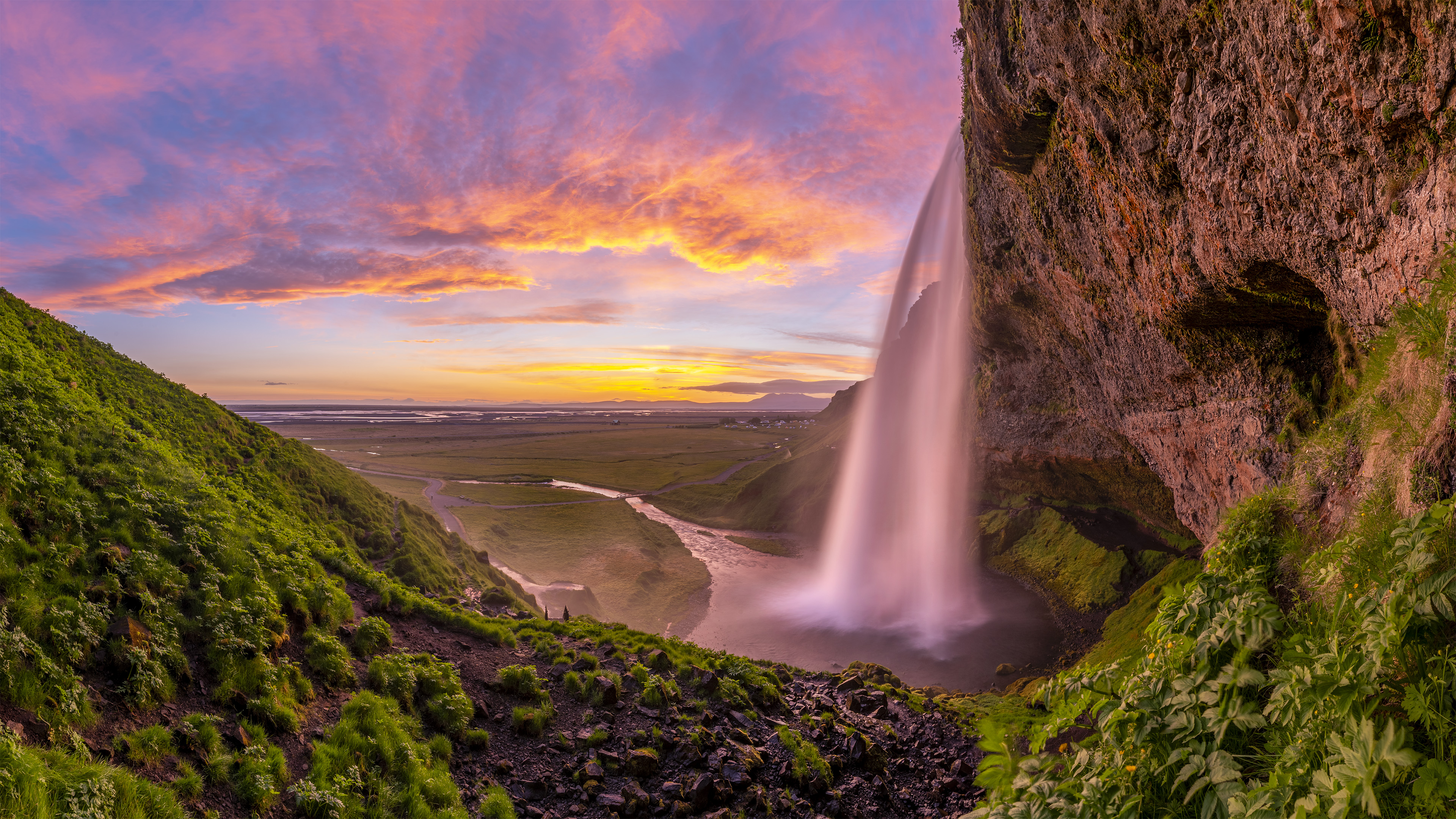 Seljalandsfoss 4K Waterfall Wallpapers