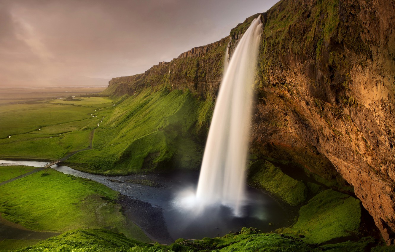 Seljalandsfoss 4K Waterfall Wallpapers