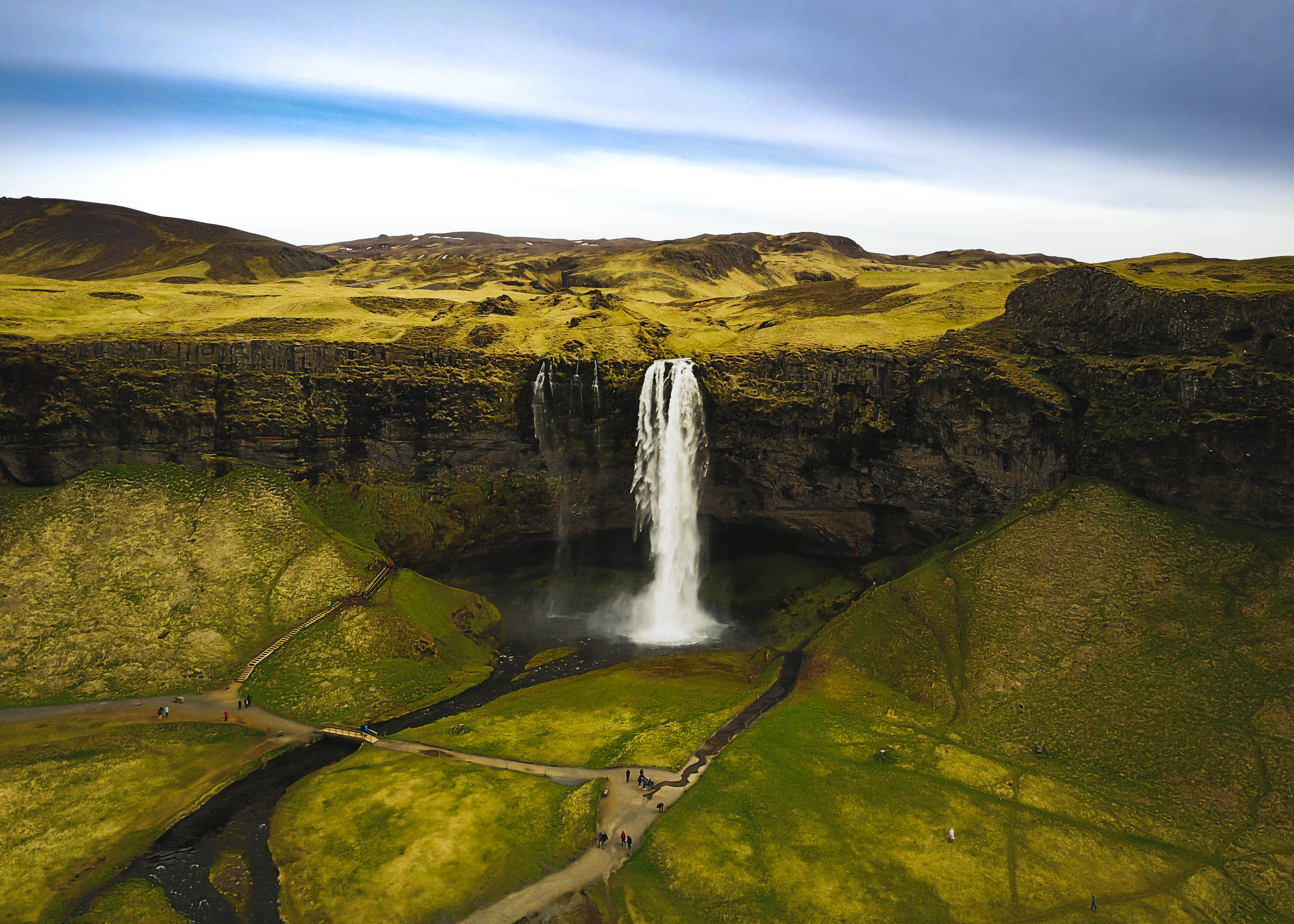 Seljalandsfoss 4K Waterfall Wallpapers