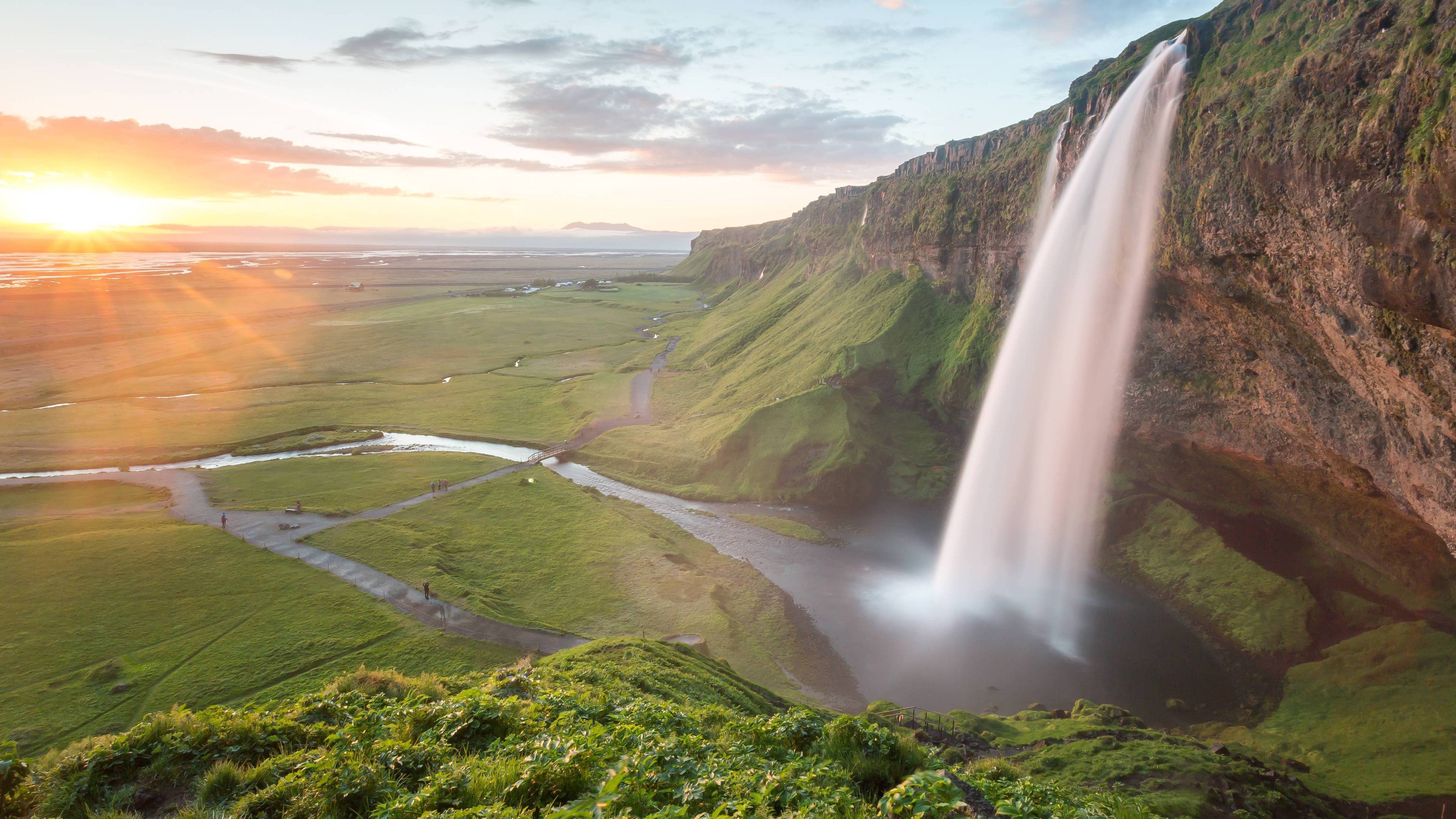 Seljalandsfoss 4K Waterfall Wallpapers