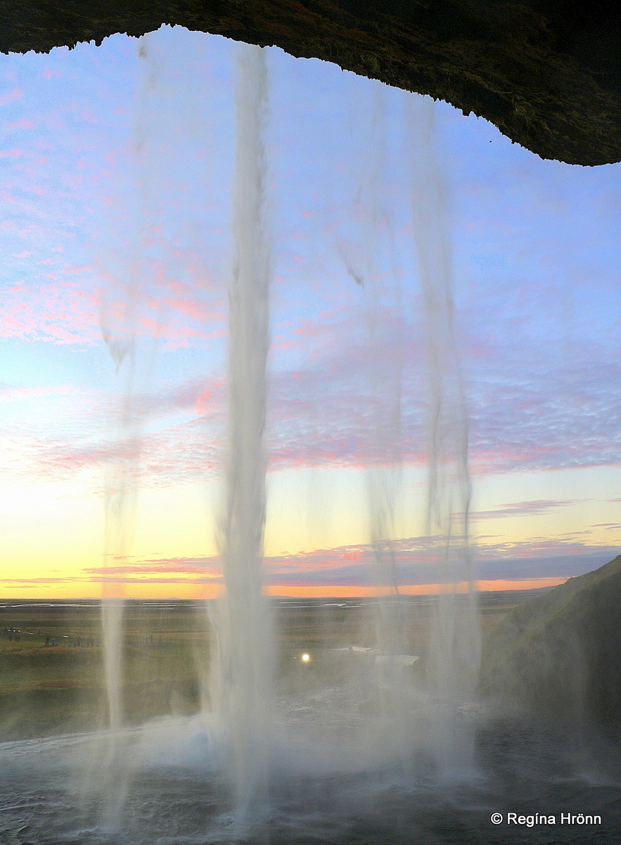 Seljalandsfoss 4K Waterfall Wallpapers