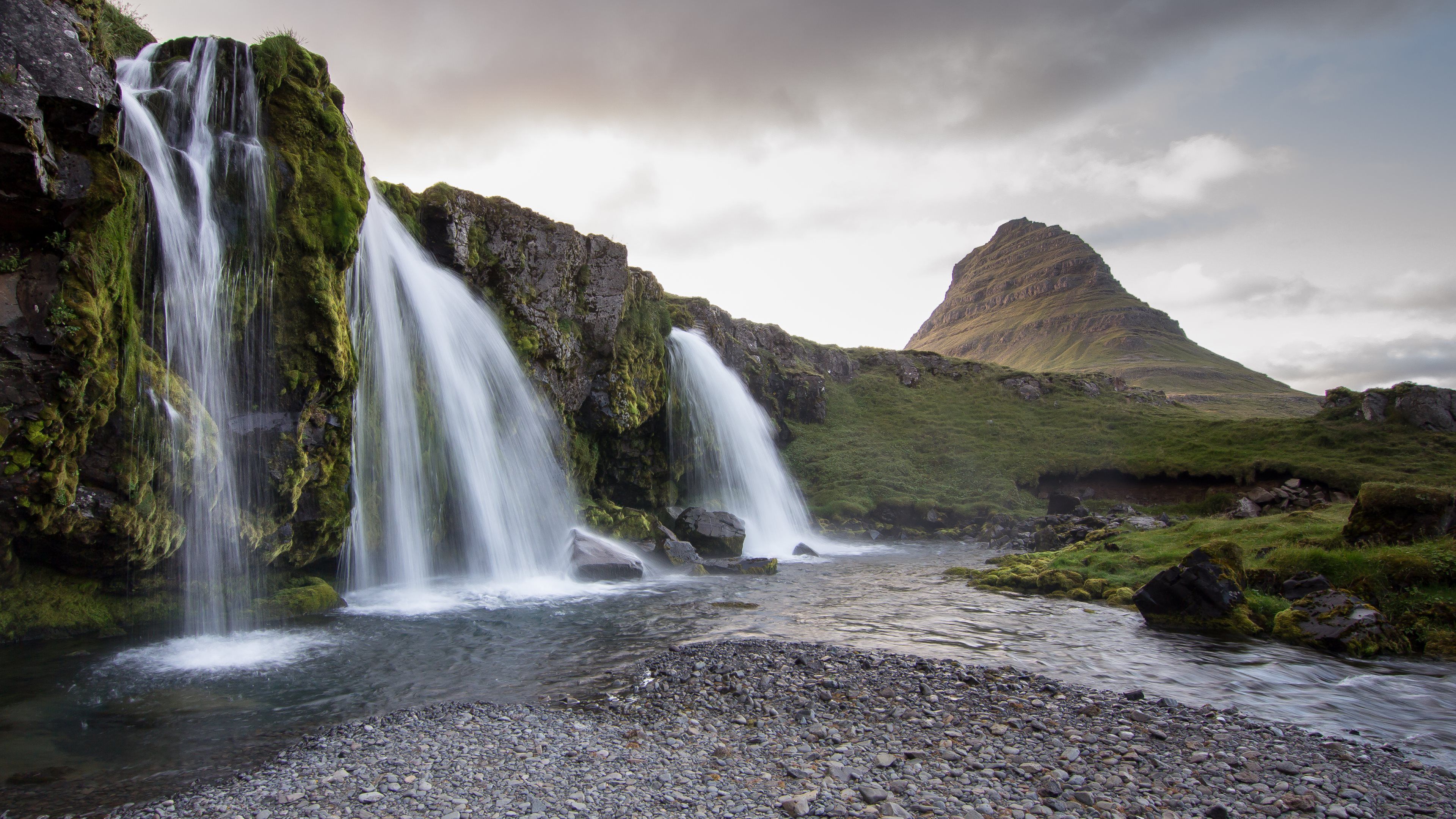 Seljalandsfoss 4K Waterfall Wallpapers