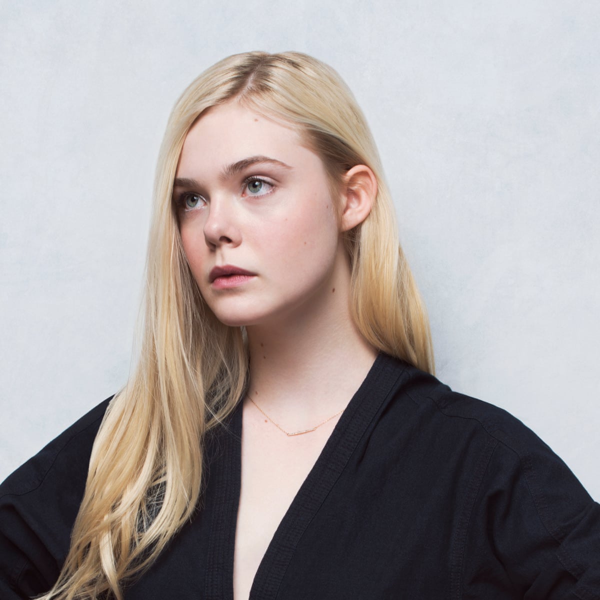 Sexy Elle Fanning Portrait Wallpapers