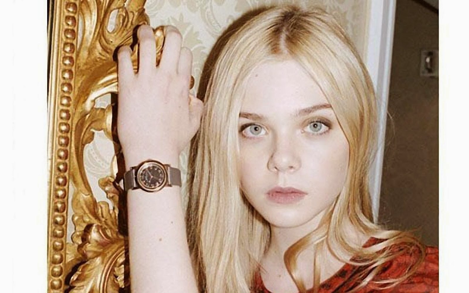 Sexy Elle Fanning Portrait Wallpapers