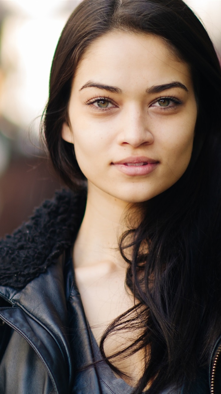 Shanina Shaik Wallpapers