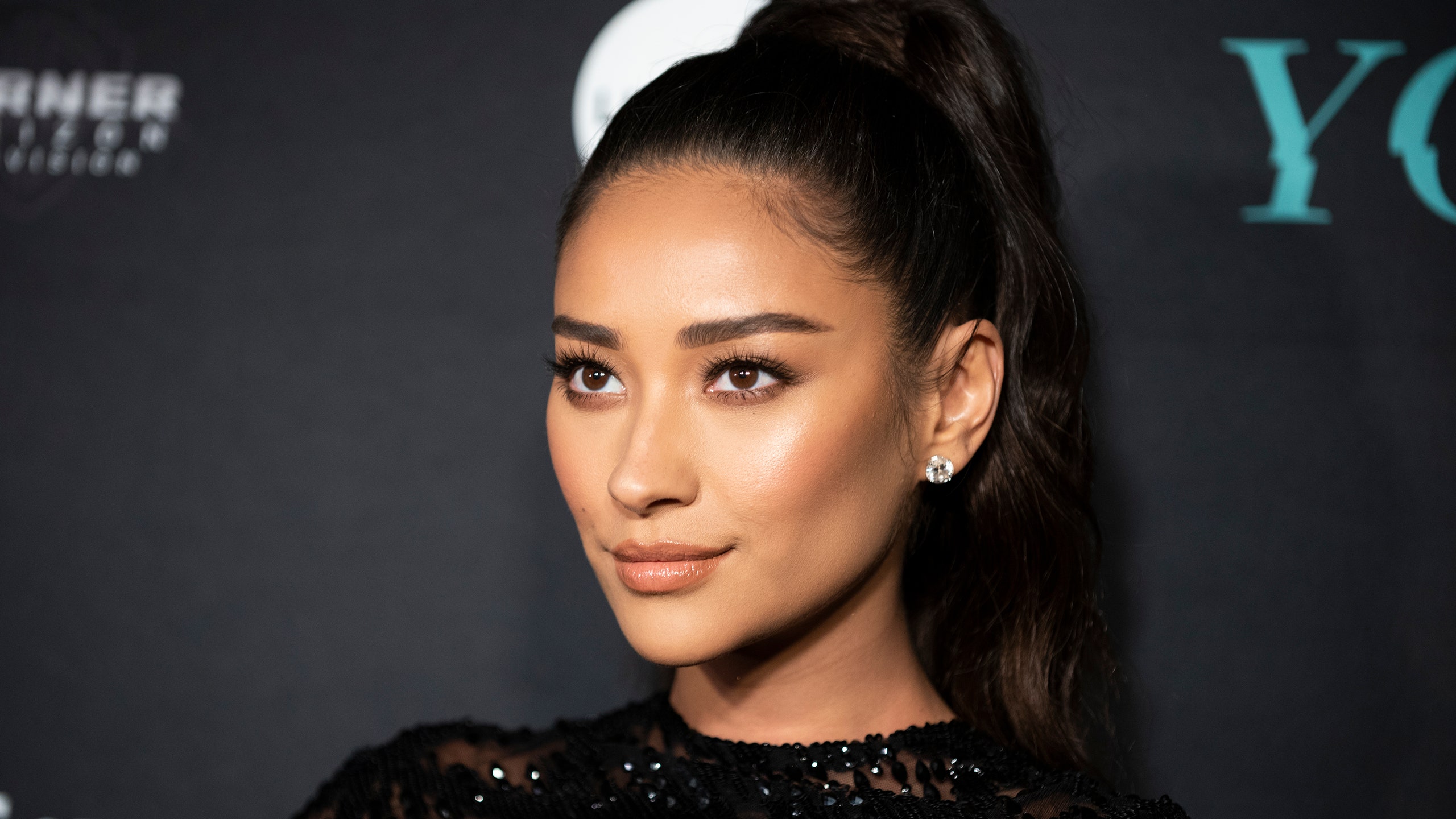 Shay Mitchell 2019 Wallpapers