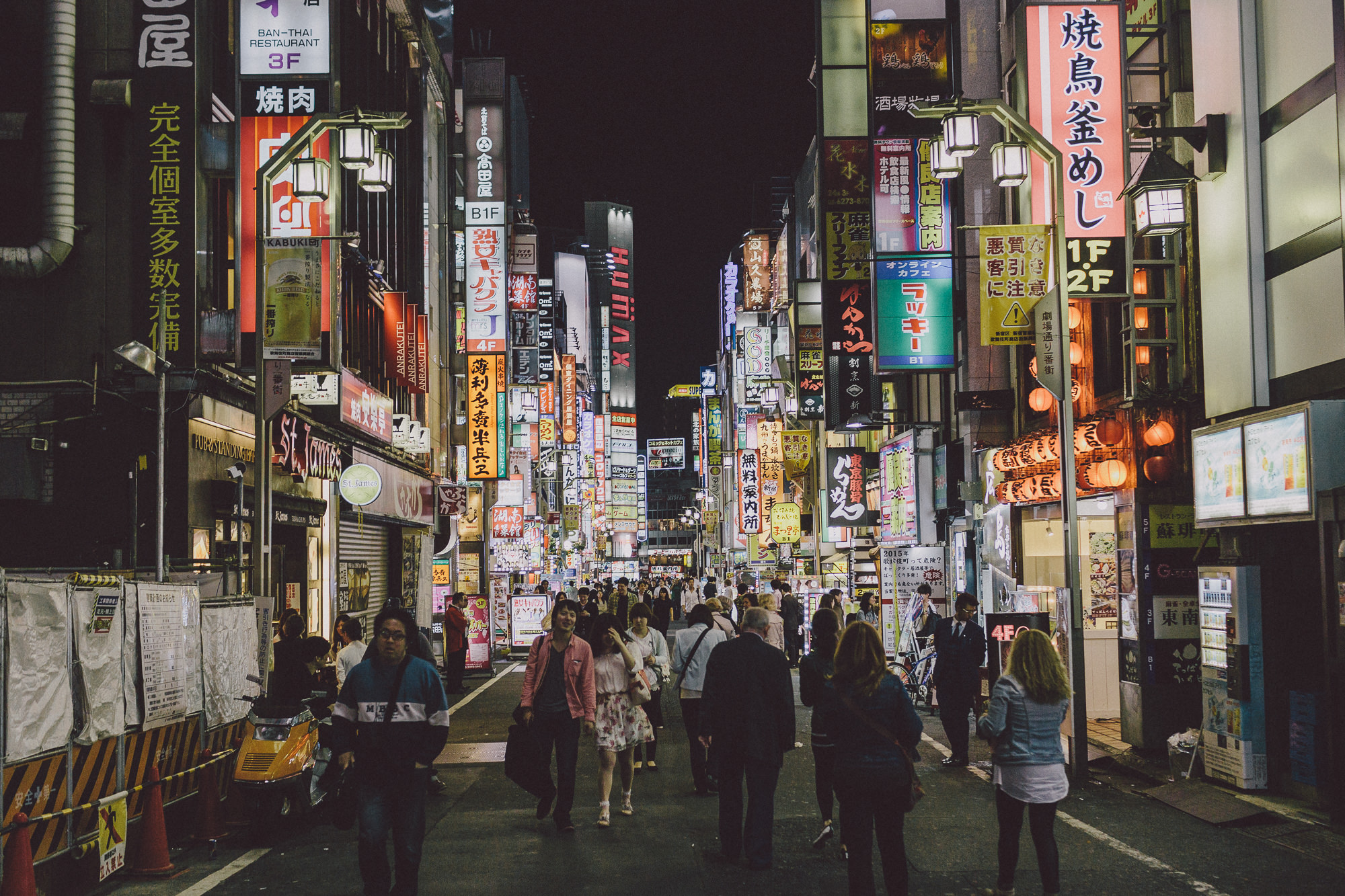 Shinjuku At Night Wallpapers