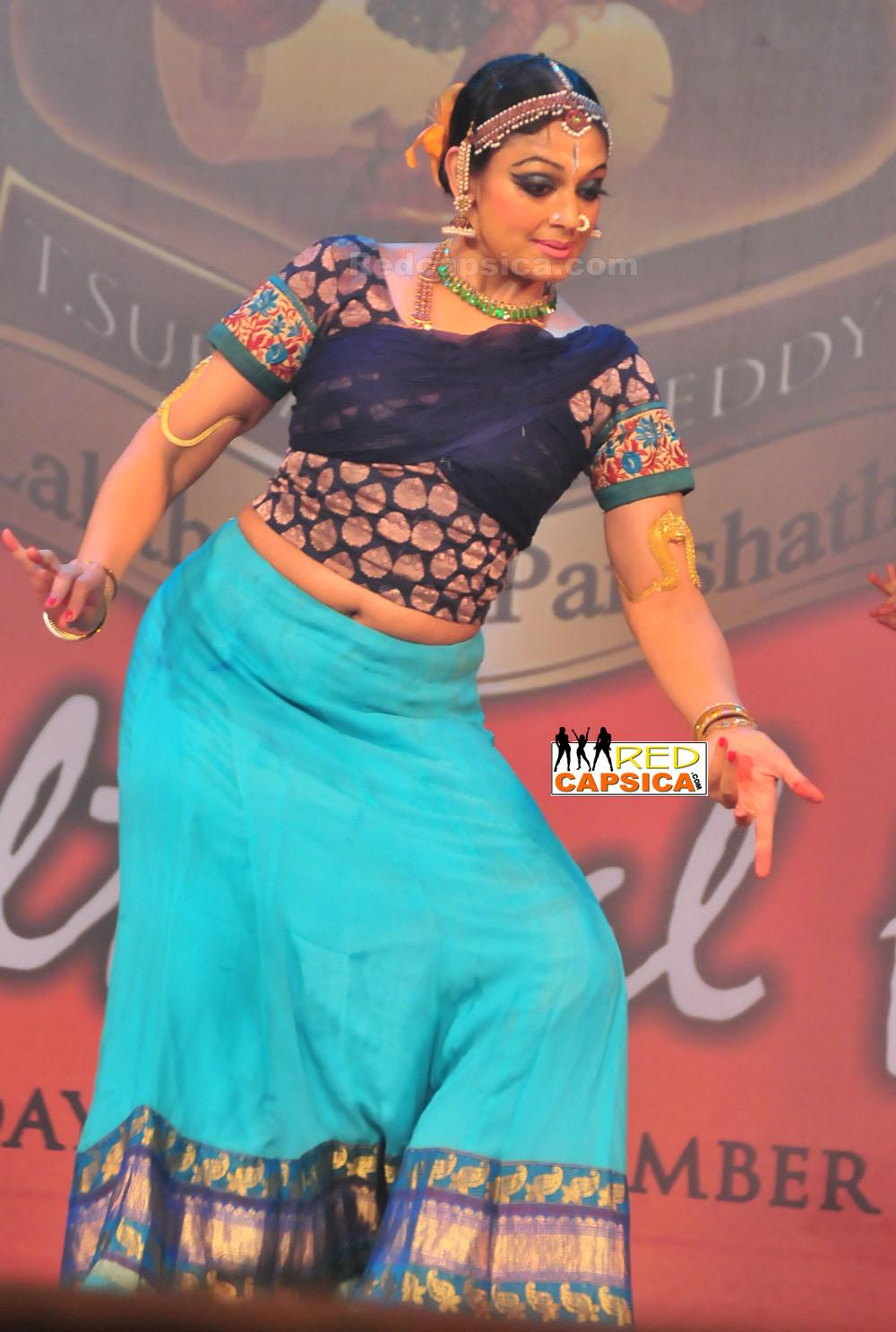 Shobana Hot Wallpapers