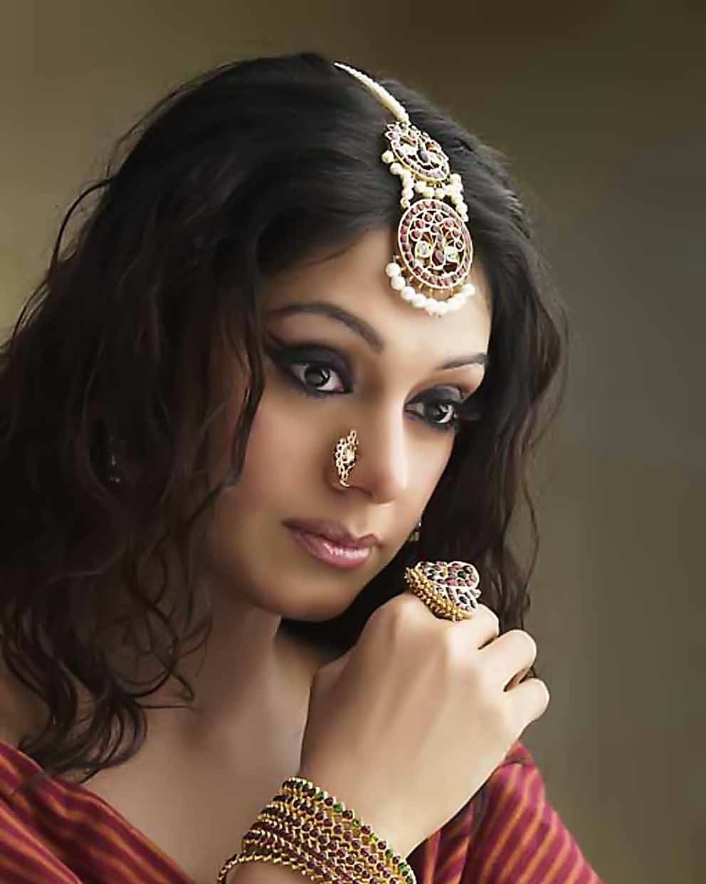 Shobana Hot Wallpapers