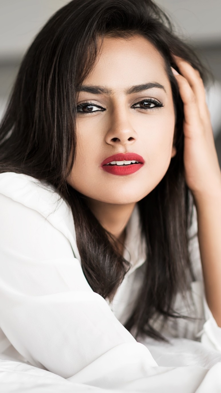 Shraddha Srinath Wallpapers