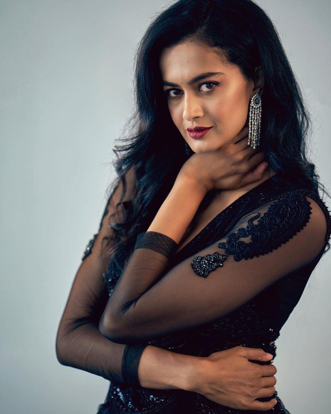 Shubra Aiyappa Wallpapers