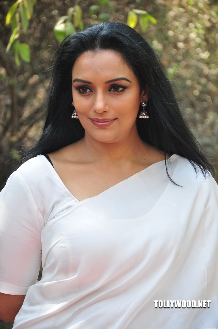 Shweta Menon Wallpapers