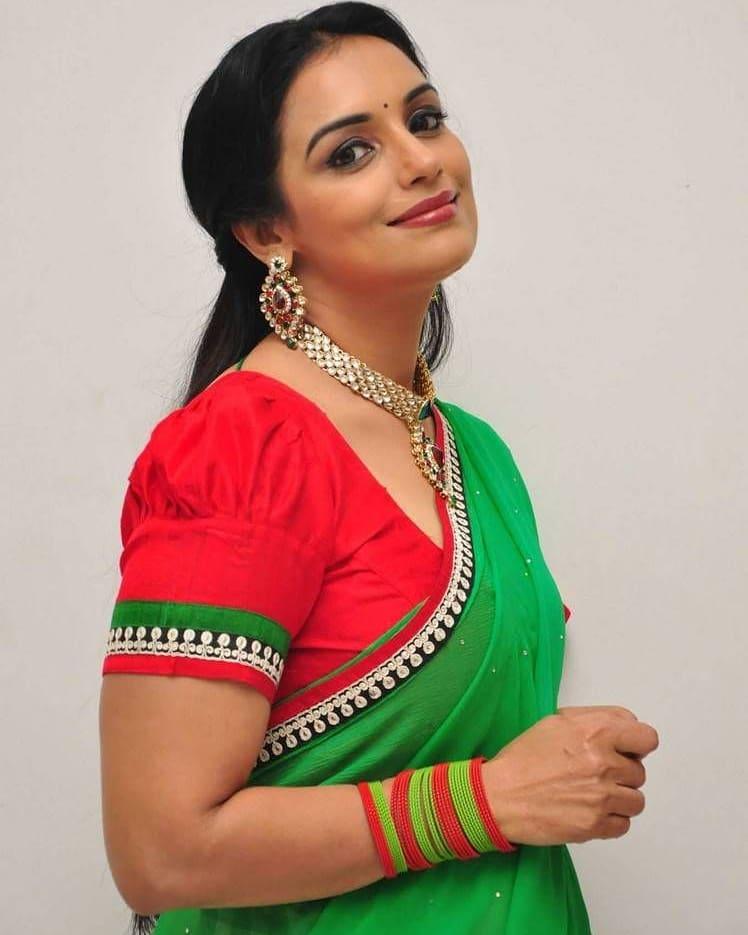 Shweta Menon Wallpapers