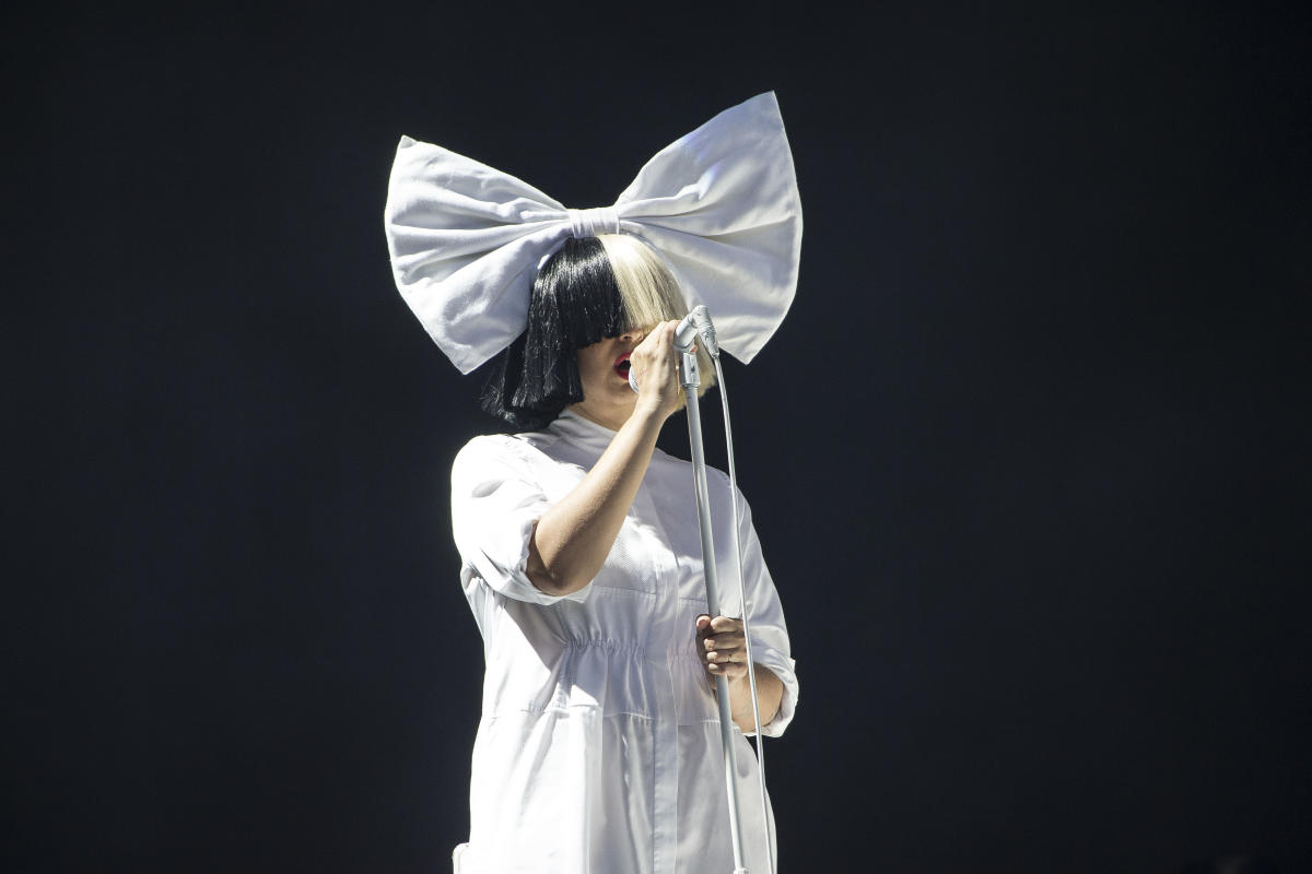 Sia Singer Images Wallpapers